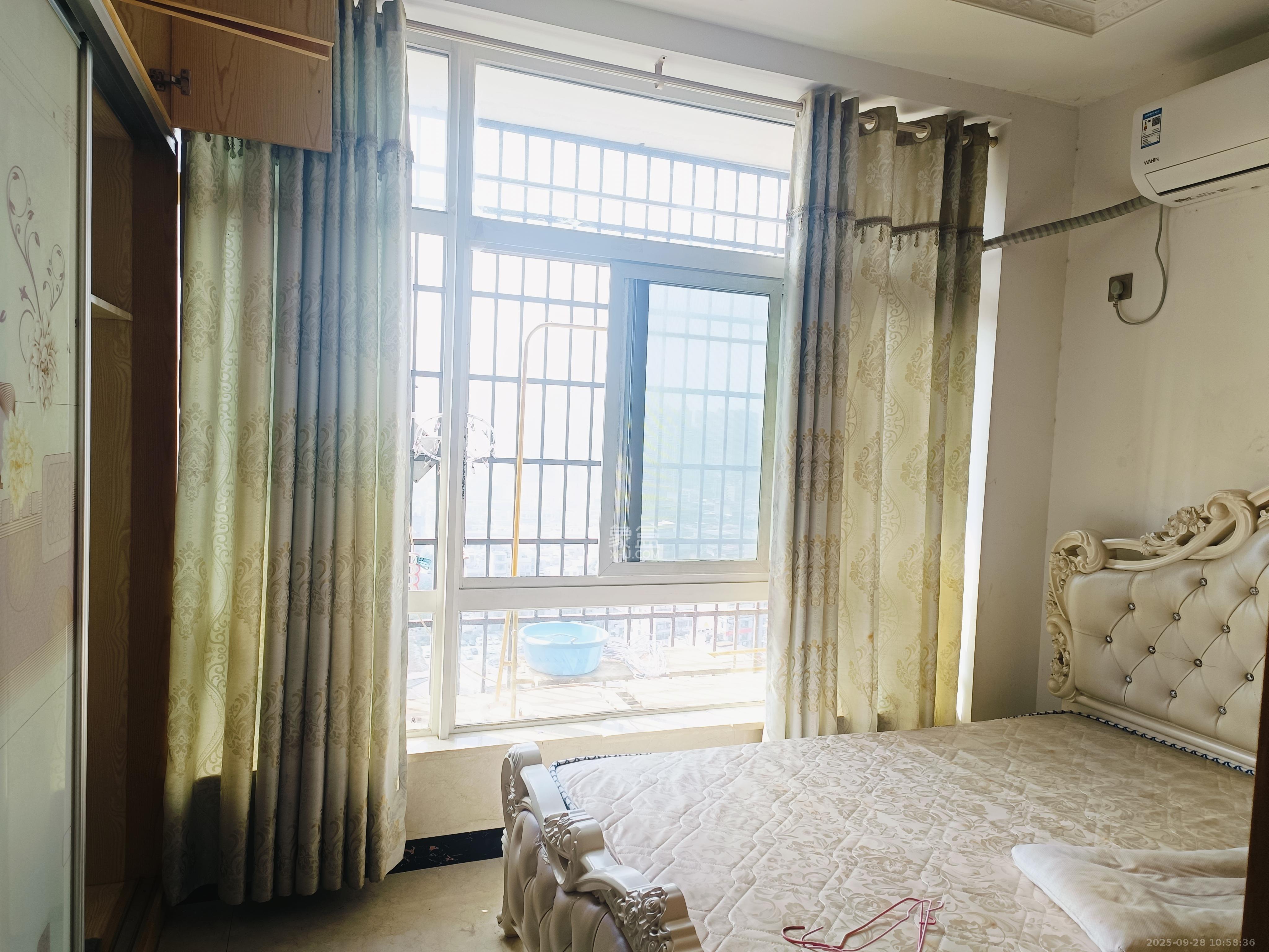 金鼎公园尚  1室1厅1卫    1200.0元/月室内图