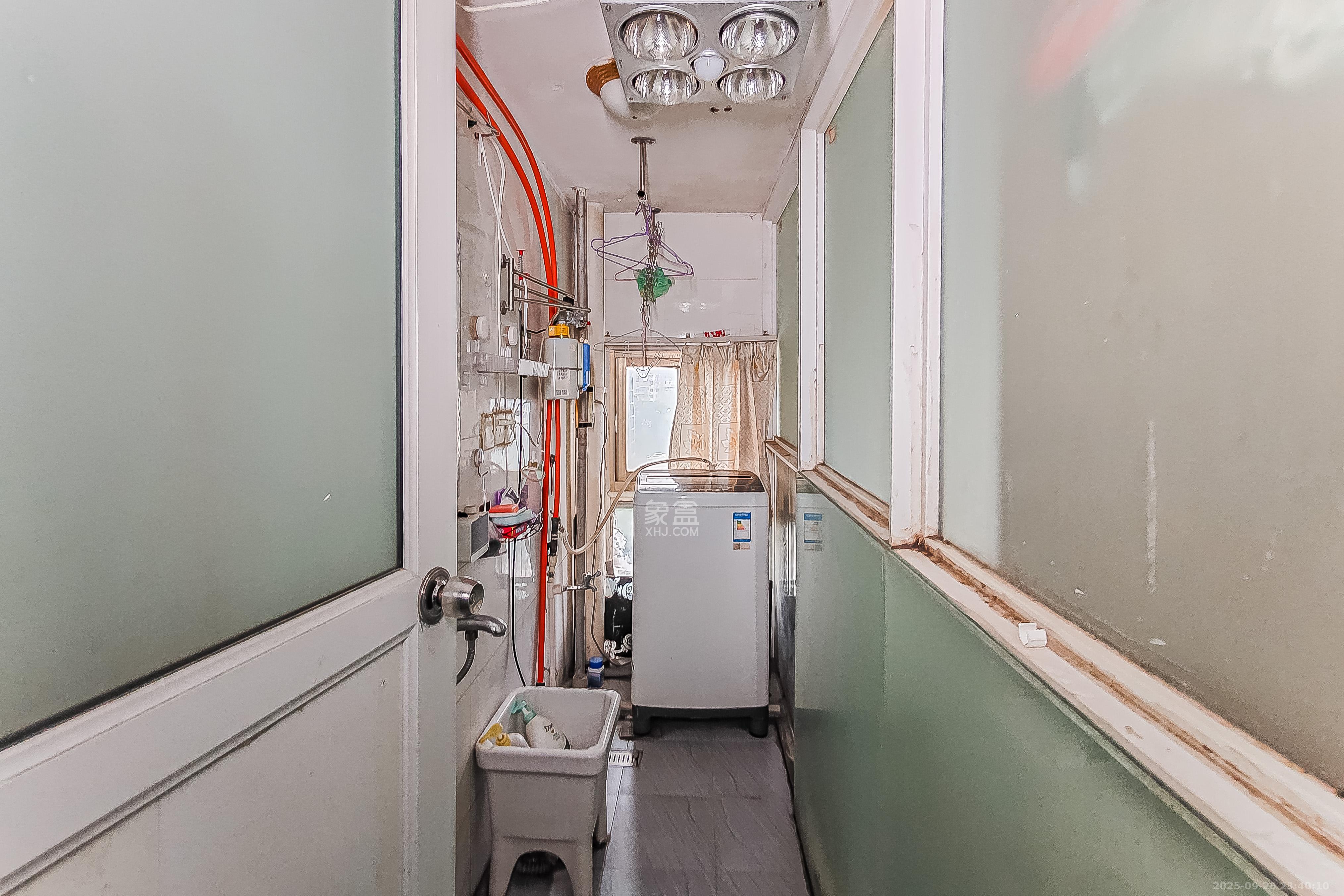 他城(天鸿时代公寓) 2室1厅1卫 28.8万 他城(天鸿时代公寓) 2室1厅1卫 28.8万阳台