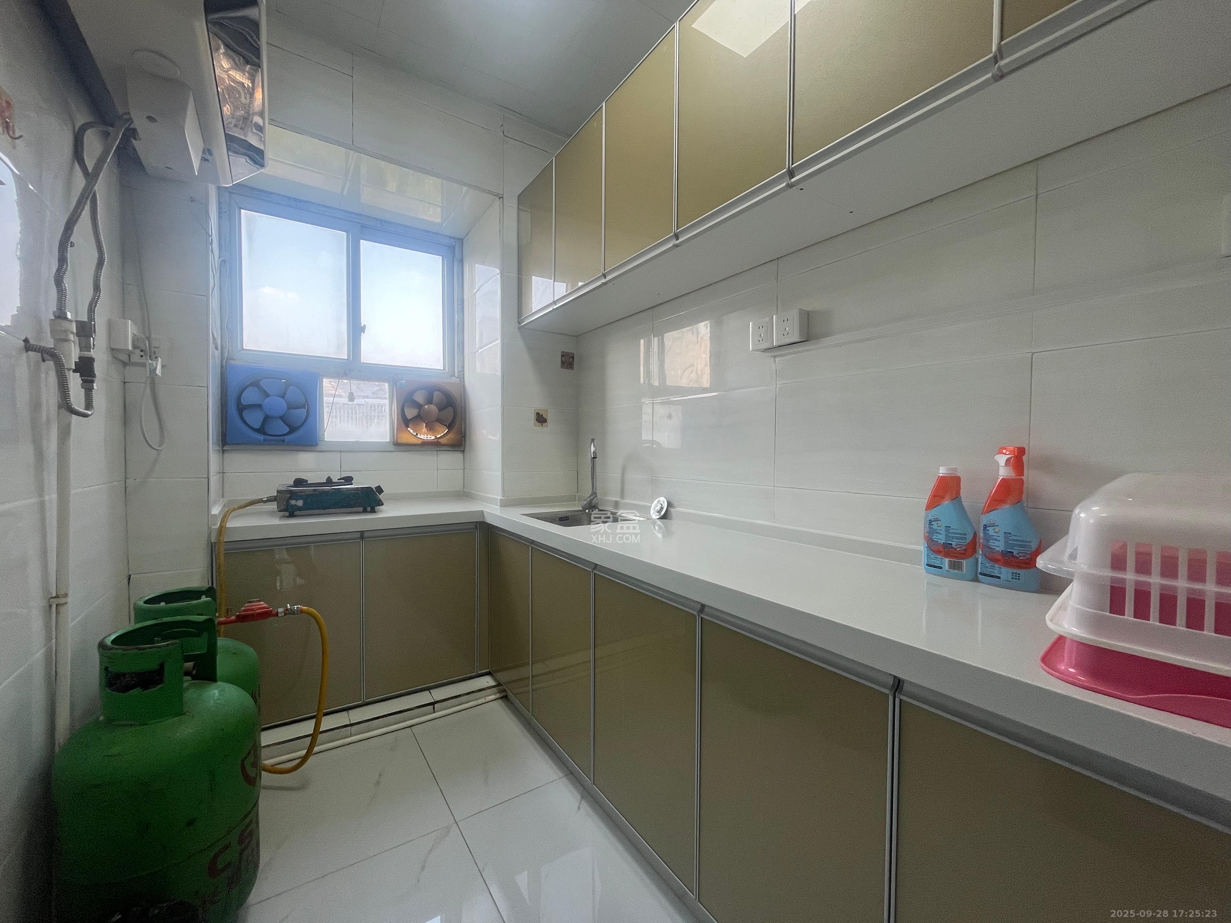 红旗区三片 1室1厅1卫 1200.0元/月 红旗区三片 1室1厅1卫 1200.0元/月室内图