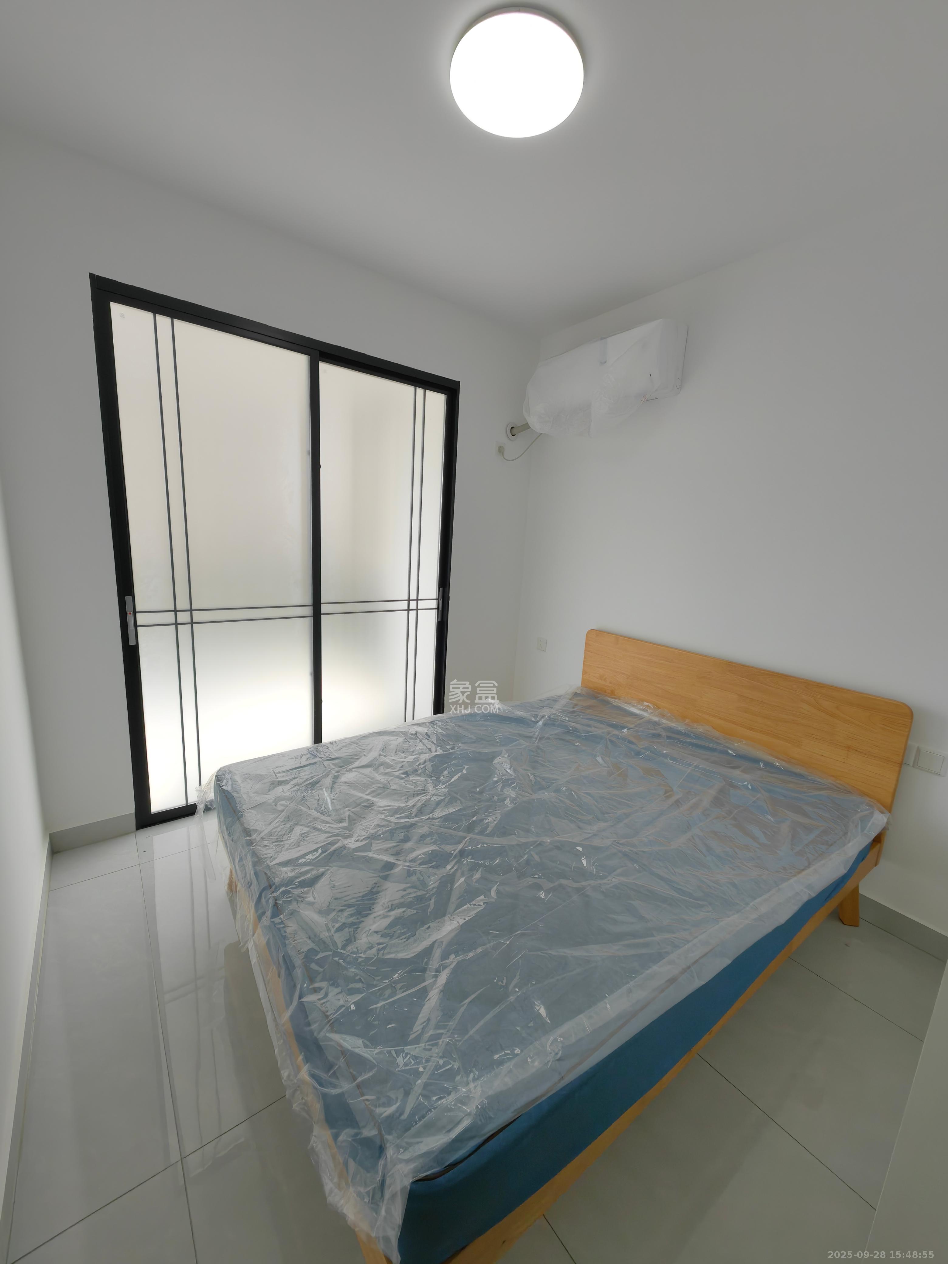 金侨风华府  4室2厅2卫    2400.0元/月室内图