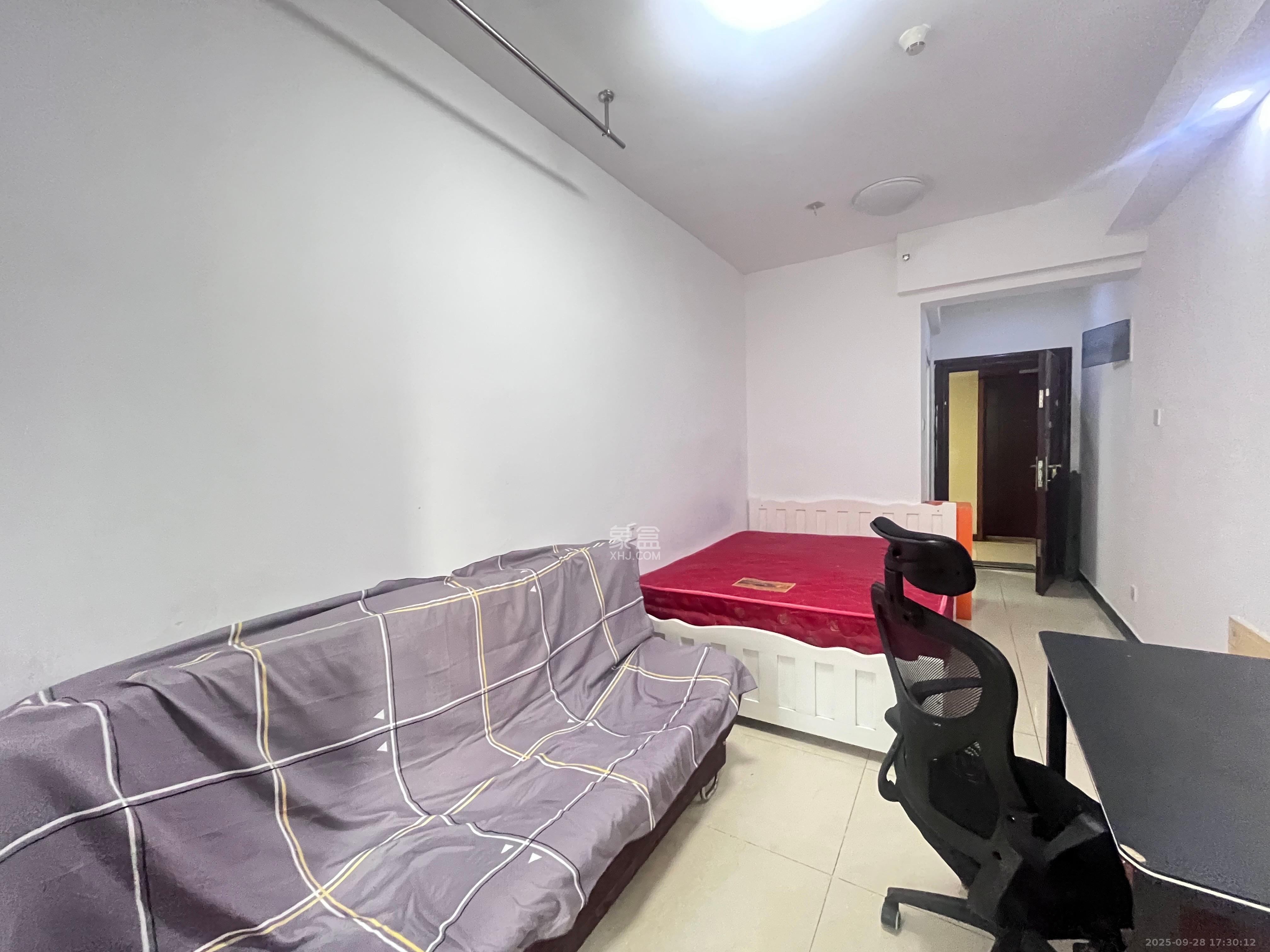 保利麓谷林语I区  1室1厅1卫    1200.0元/月室内图