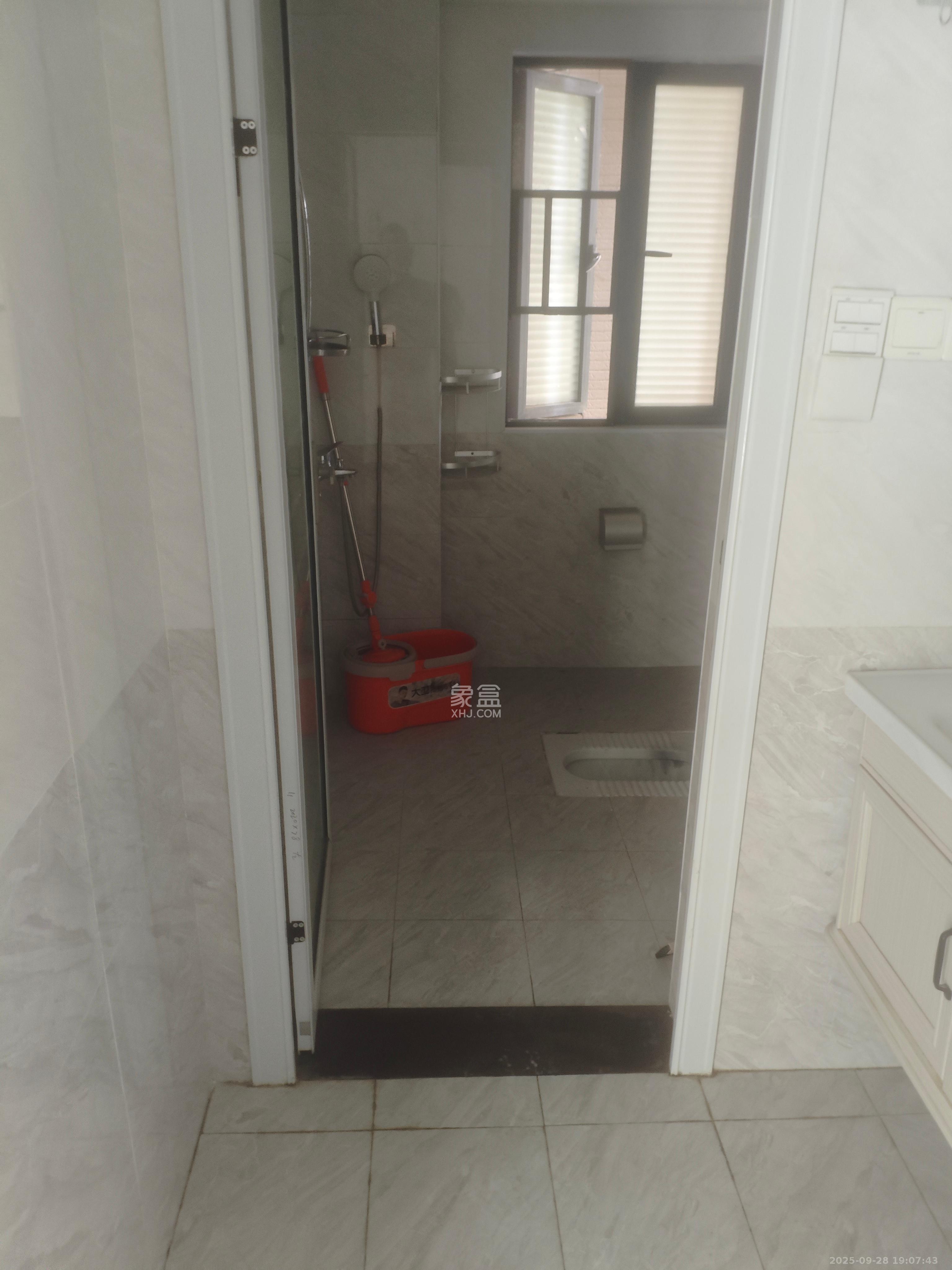 长房天翼未来城 4室2厅2卫 5500.0元/月 长房天翼未来城 4室2厅2卫 5500.0元/月室内图