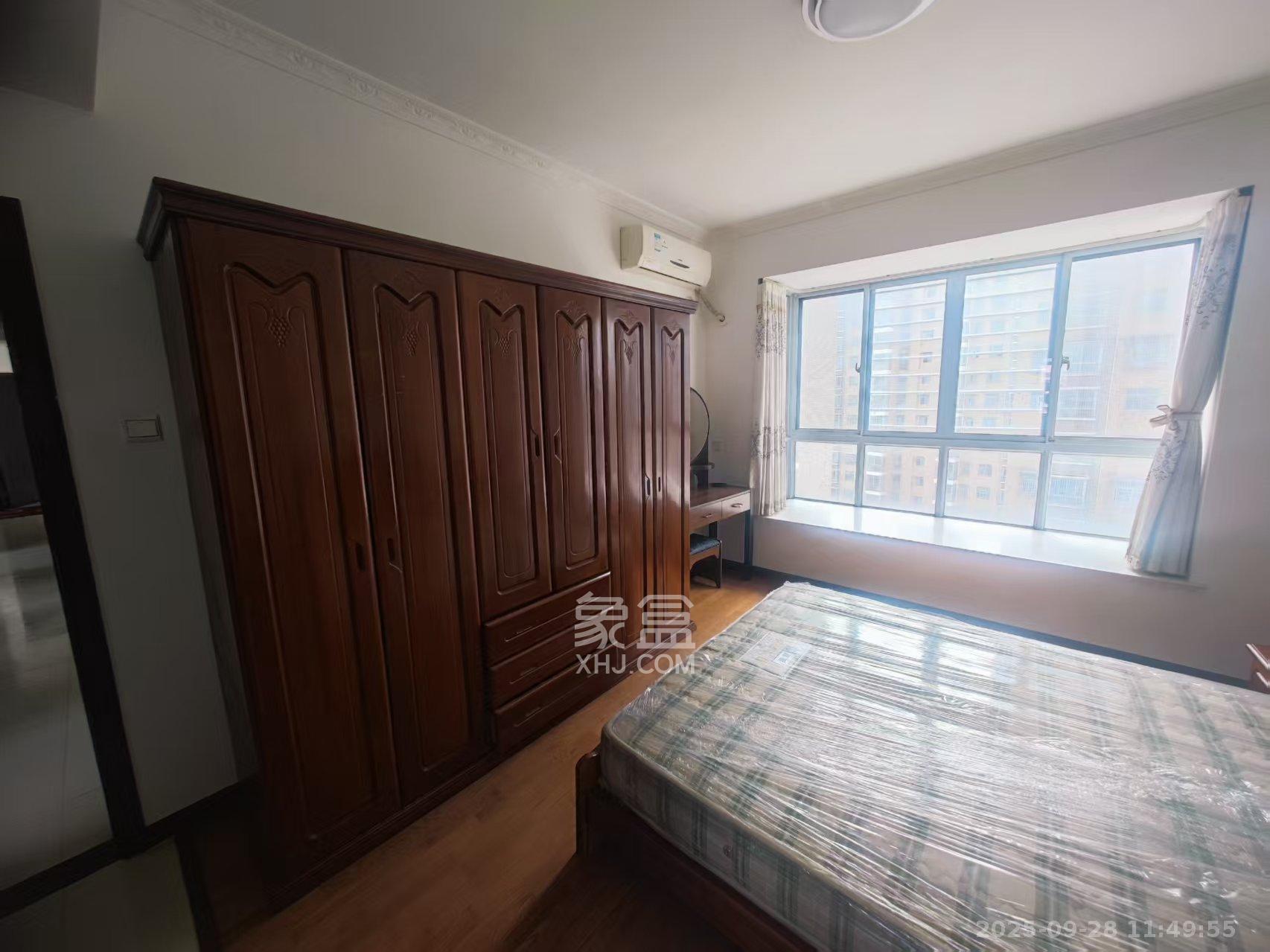 天天向上  1室2厅1卫    2100.0元/月室内图