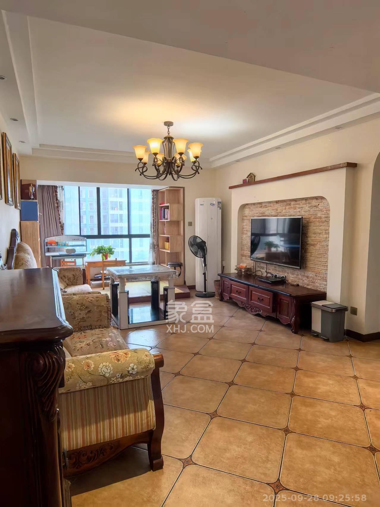 绿地中央广场 3室2厅1卫 3300.0元/月 绿地中央广场 3室2厅1卫 3300.0元/月室内图