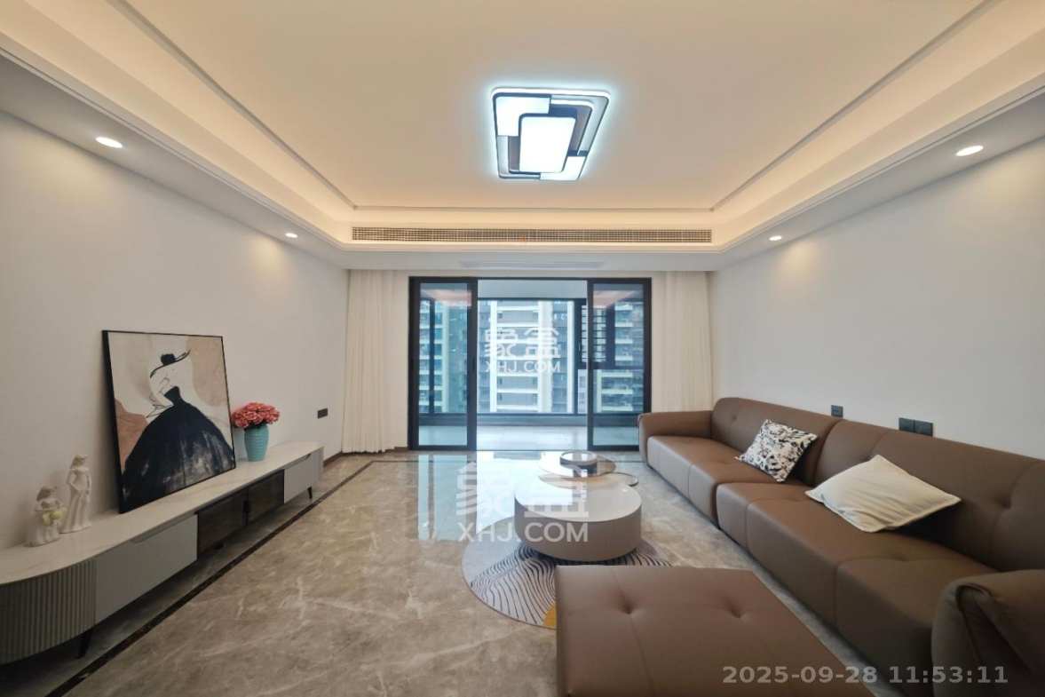 绿地V岛 4室2厅2卫 4300.00元/月 绿地V岛 4室2厅2卫 4300.00元/月室内图