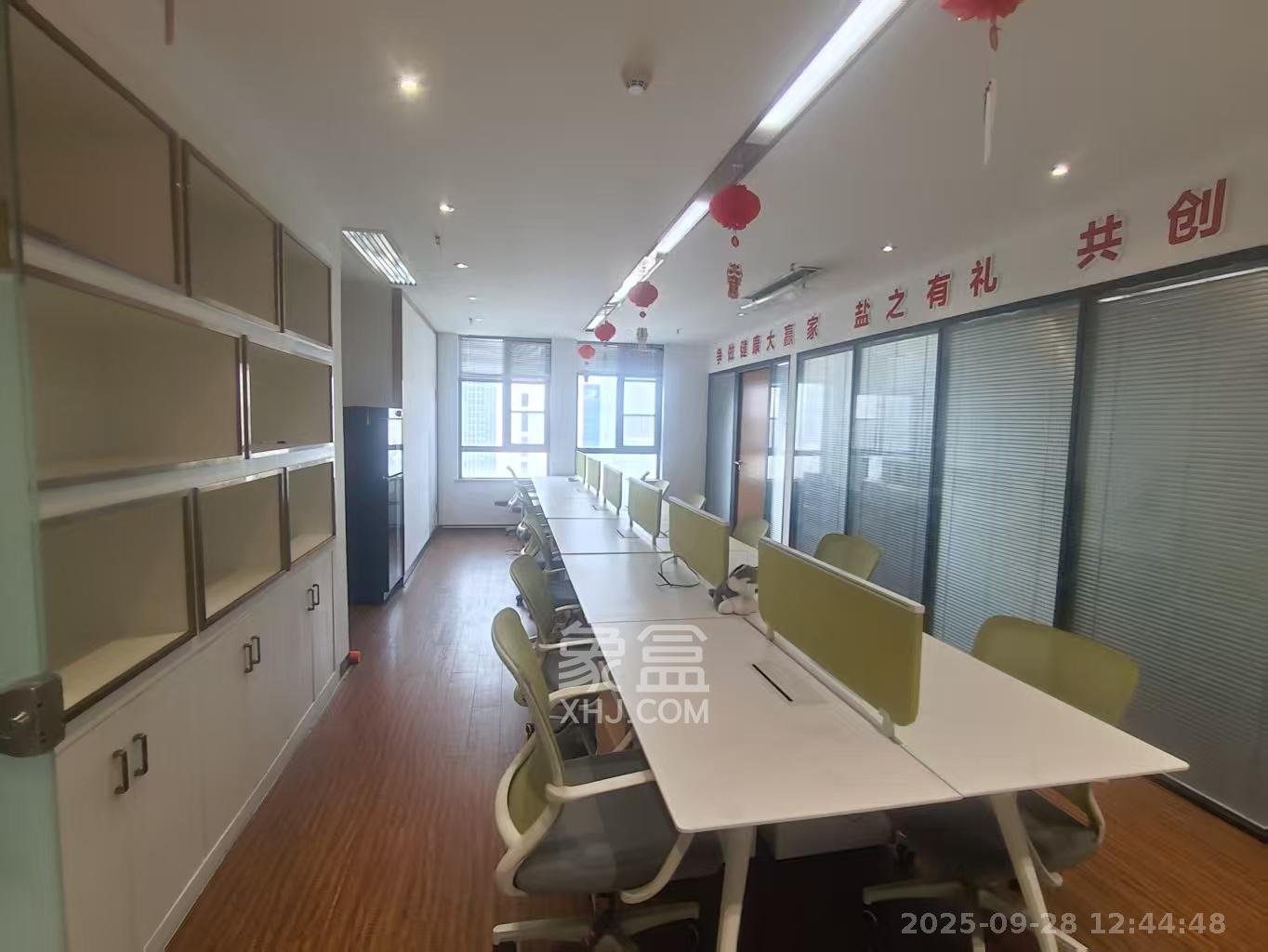 百纳广场（百纳公寓）   150.0㎡      8000.0元/月室内图