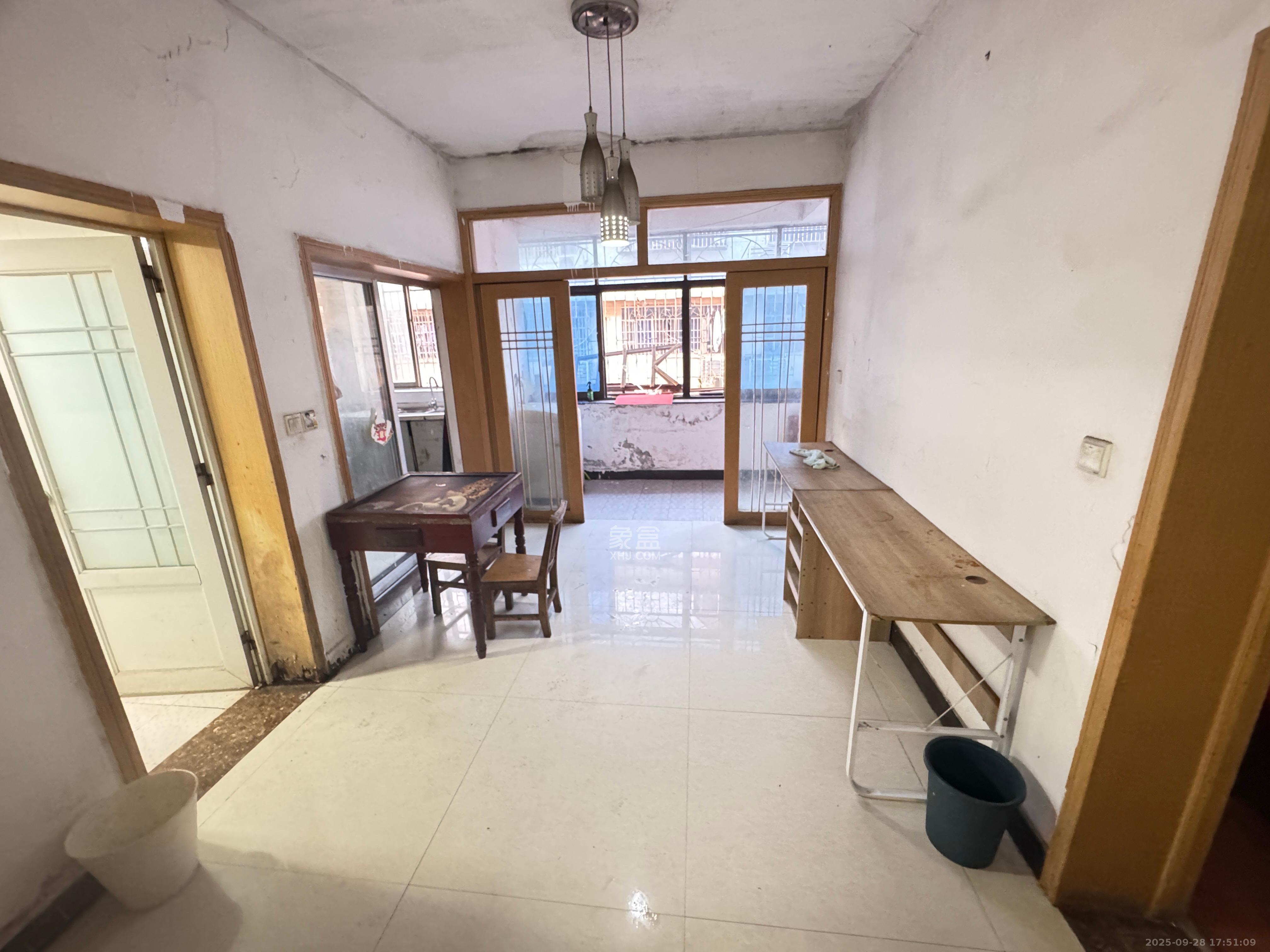 汽车西站商贸城(河西望城坡) 4室2厅1卫 1500.0元/月 汽车西站商贸城(河西望城坡) 4室2厅1卫 1500.0元/月室内图