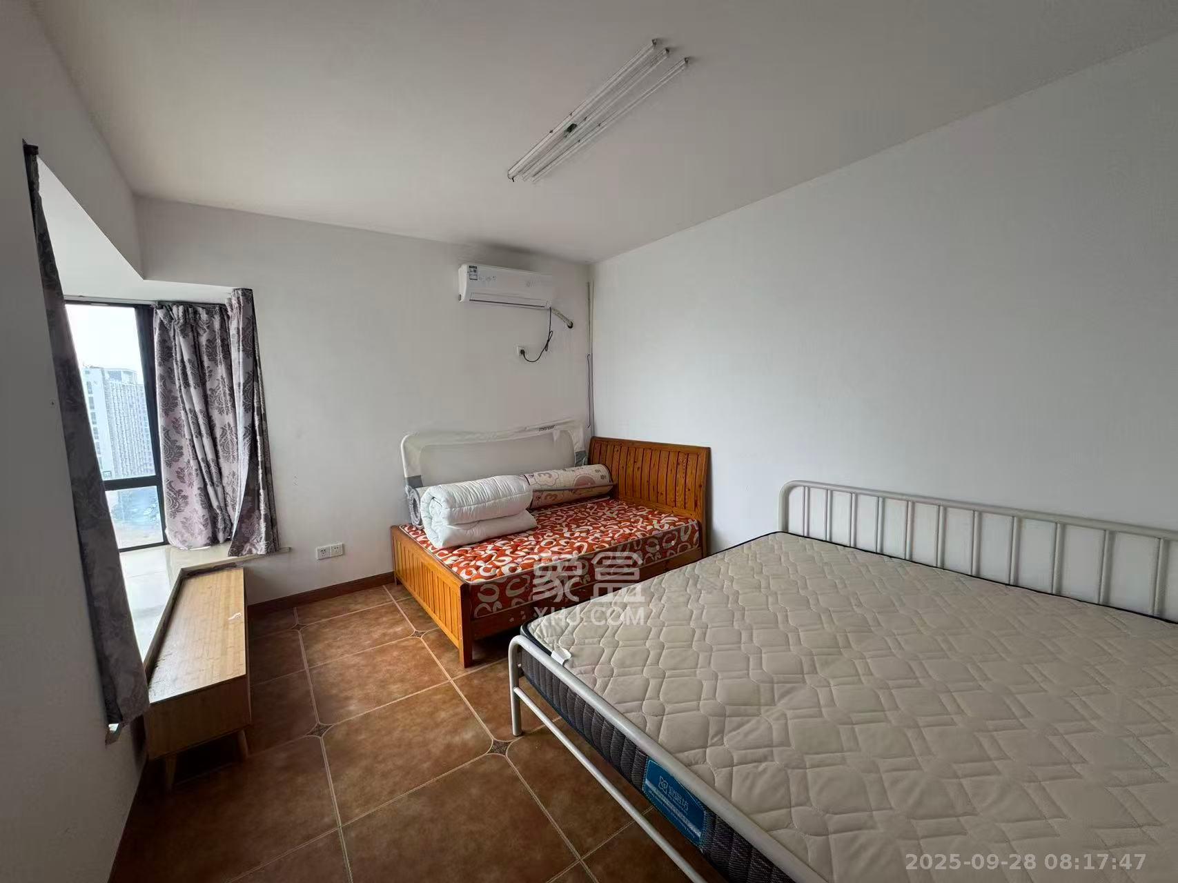 通泰梅岭苑 2室2厅1卫 2600.0元/月 通泰梅岭苑 2室2厅1卫 2600.0元/月室内图