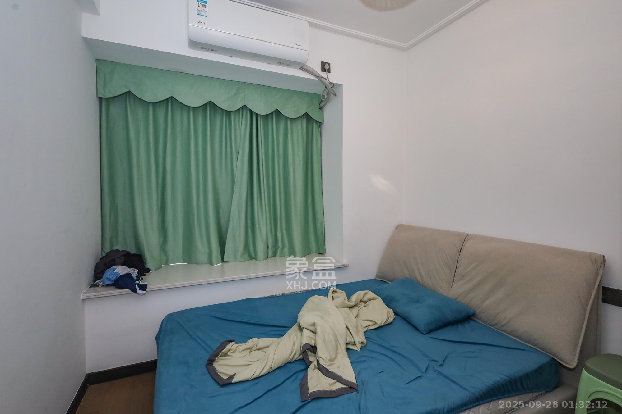 卓越中寰 4室2厅2卫 245.0万 卓越中寰 4室2厅2卫 245.0万卧室