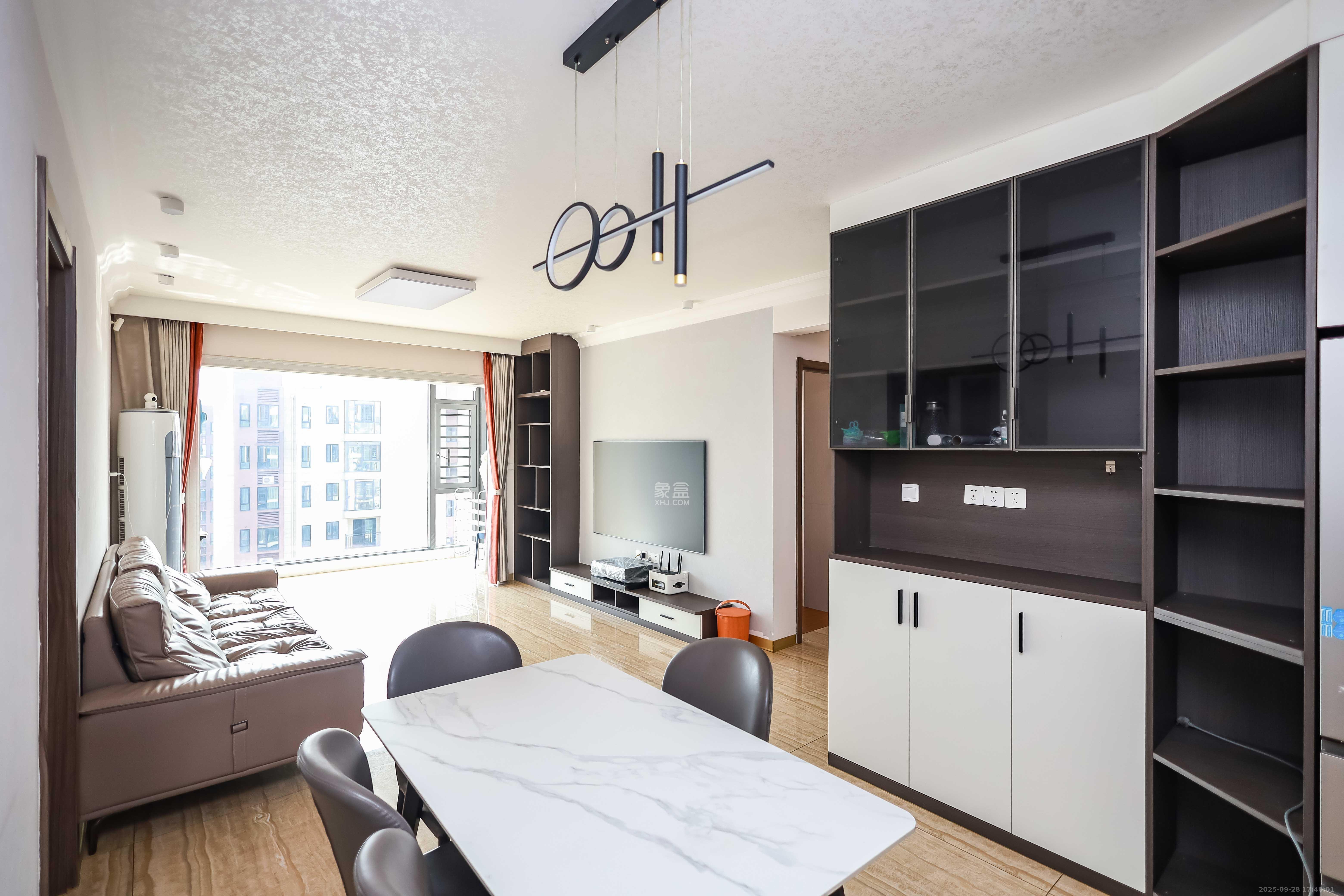 碧桂园荟隽棠  3室2厅2卫    98.0万客厅