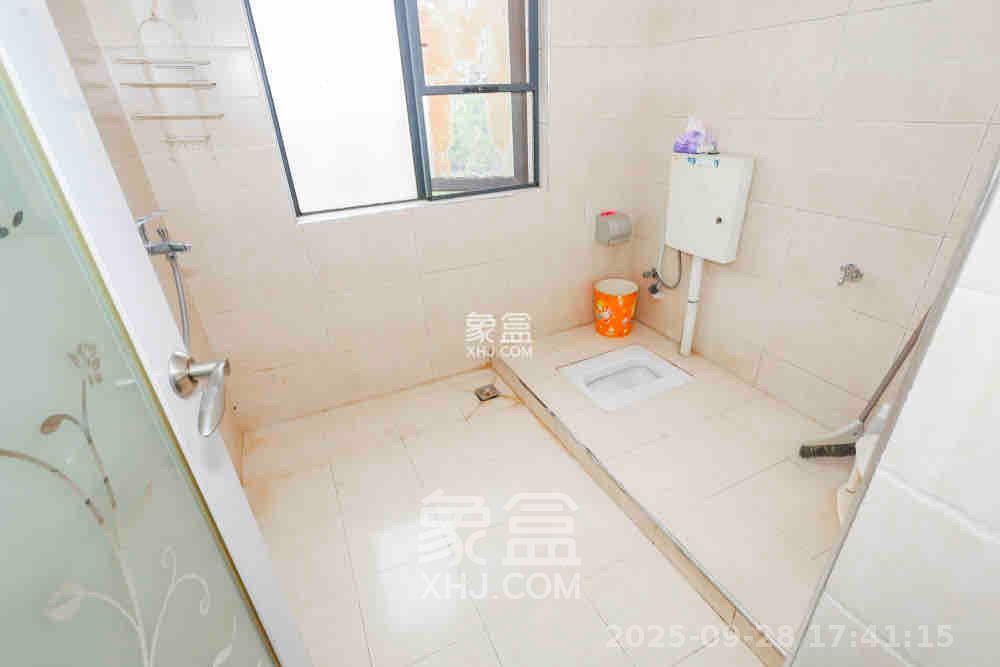 钰龙天下一期 1室2厅1卫 2300.0元/月 钰龙天下一期 1室2厅1卫 2300.0元/月室内图