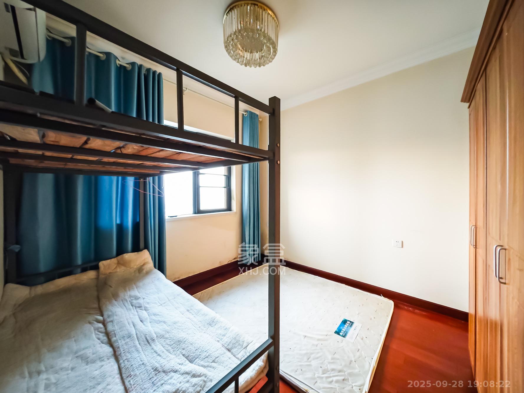 恒大御景天下城一期 4室2厅2卫 95.0万 恒大御景天下城一期 4室2厅2卫 95.0万卧室