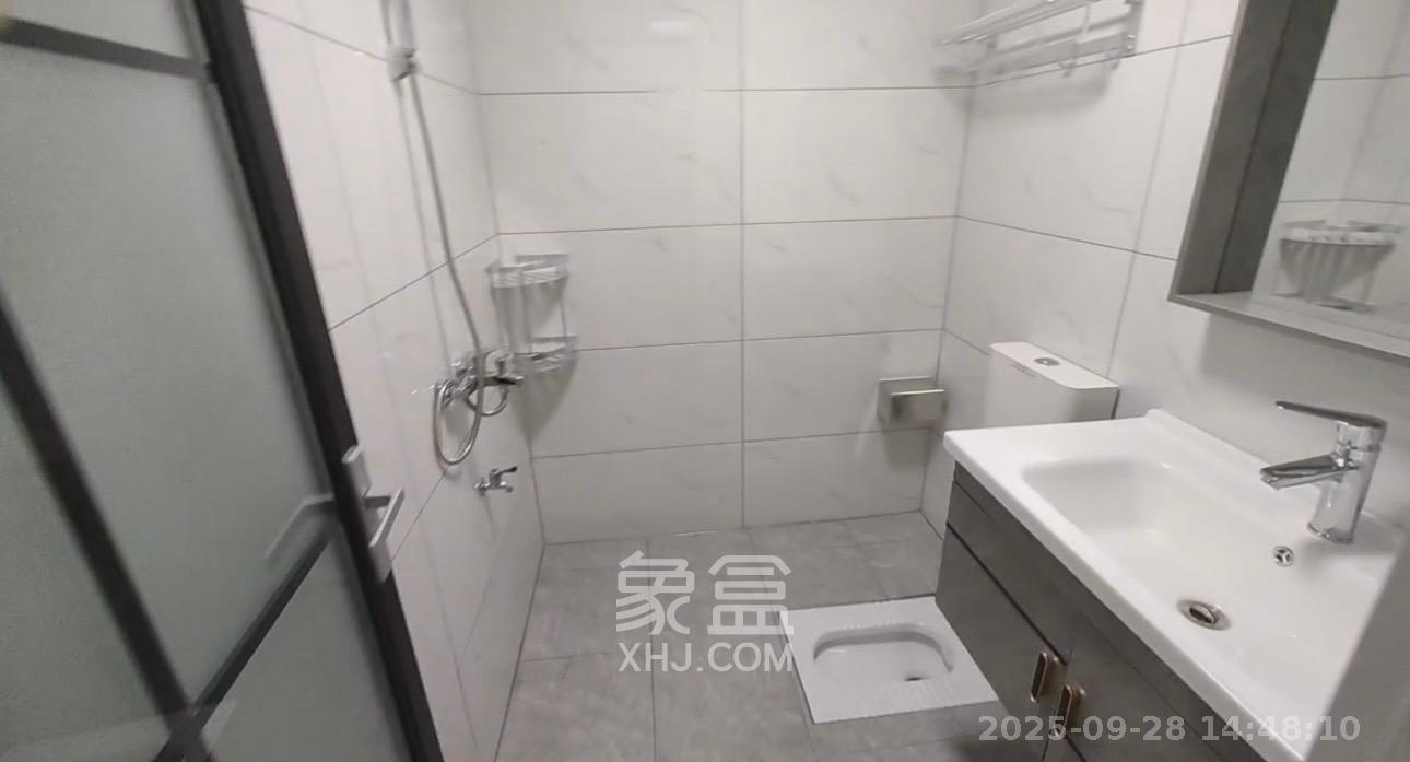 和润园三期 1室0厅0卫 2600.0元/月 和润园三期 1室0厅0卫 2600.0元/月室内图