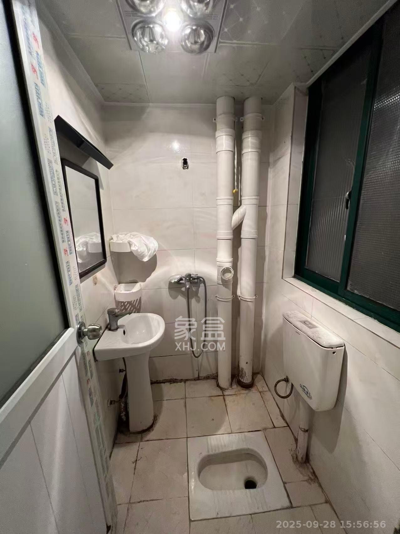 岳北和苑  1室1厅1卫    1600.0元/月室内图