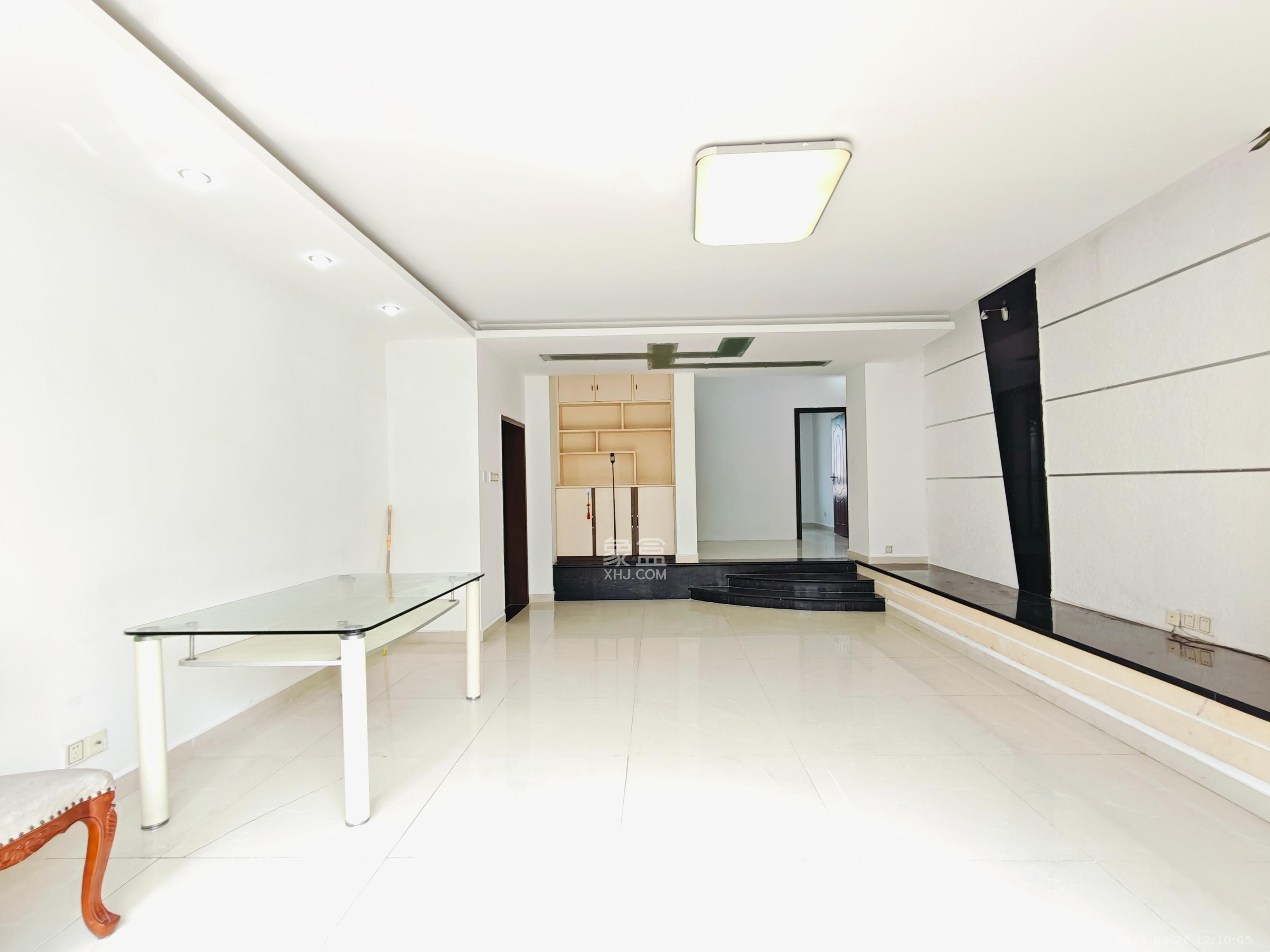 朝阳欣园  3室2厅2卫    3400.0元/月 朝阳欣园  3室2厅2卫    3400.0元/月室内图