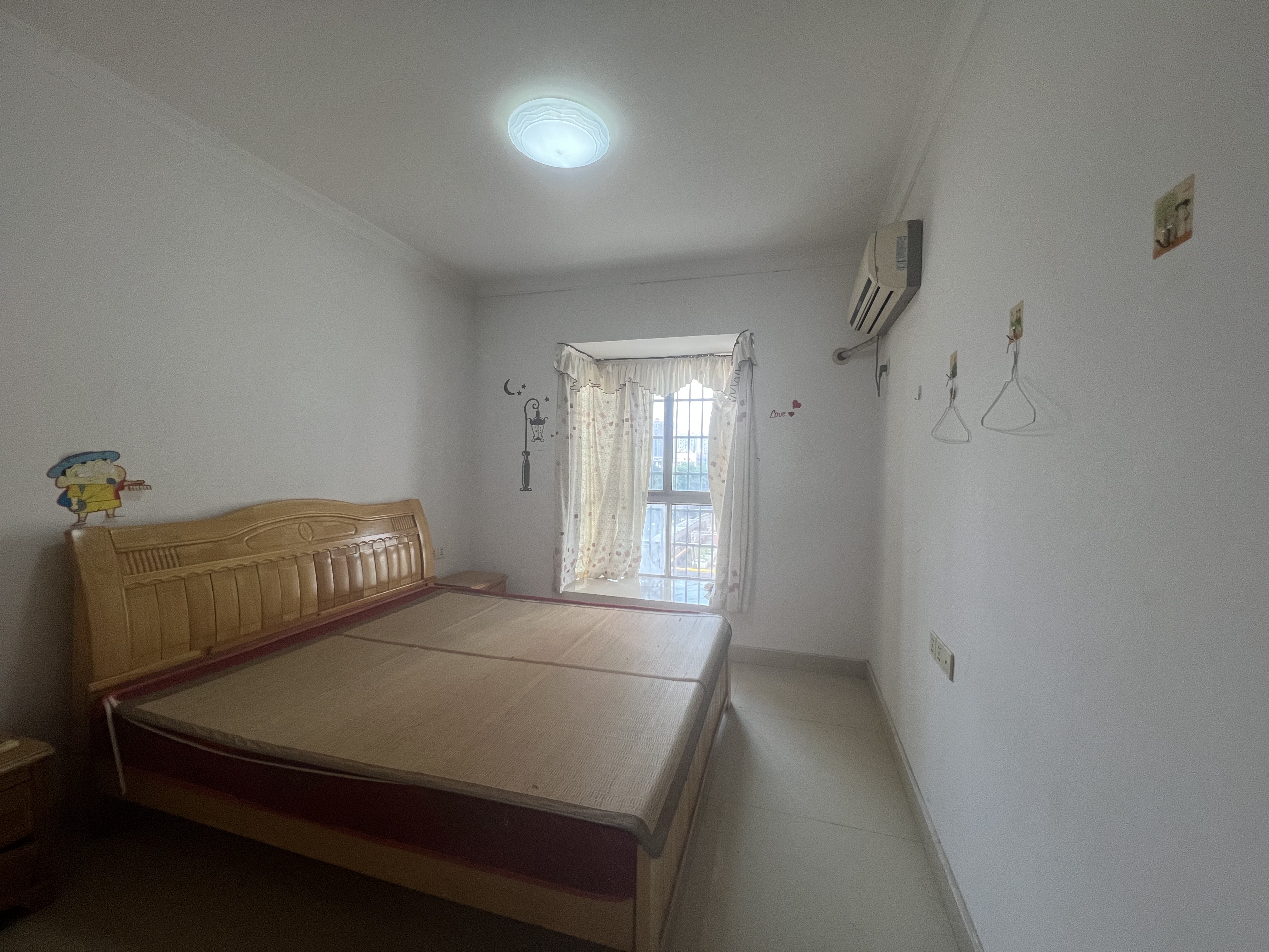 欣天花园 3室2厅2卫 1300.0元/月 欣天花园 3室2厅2卫 1300.0元/月室内图