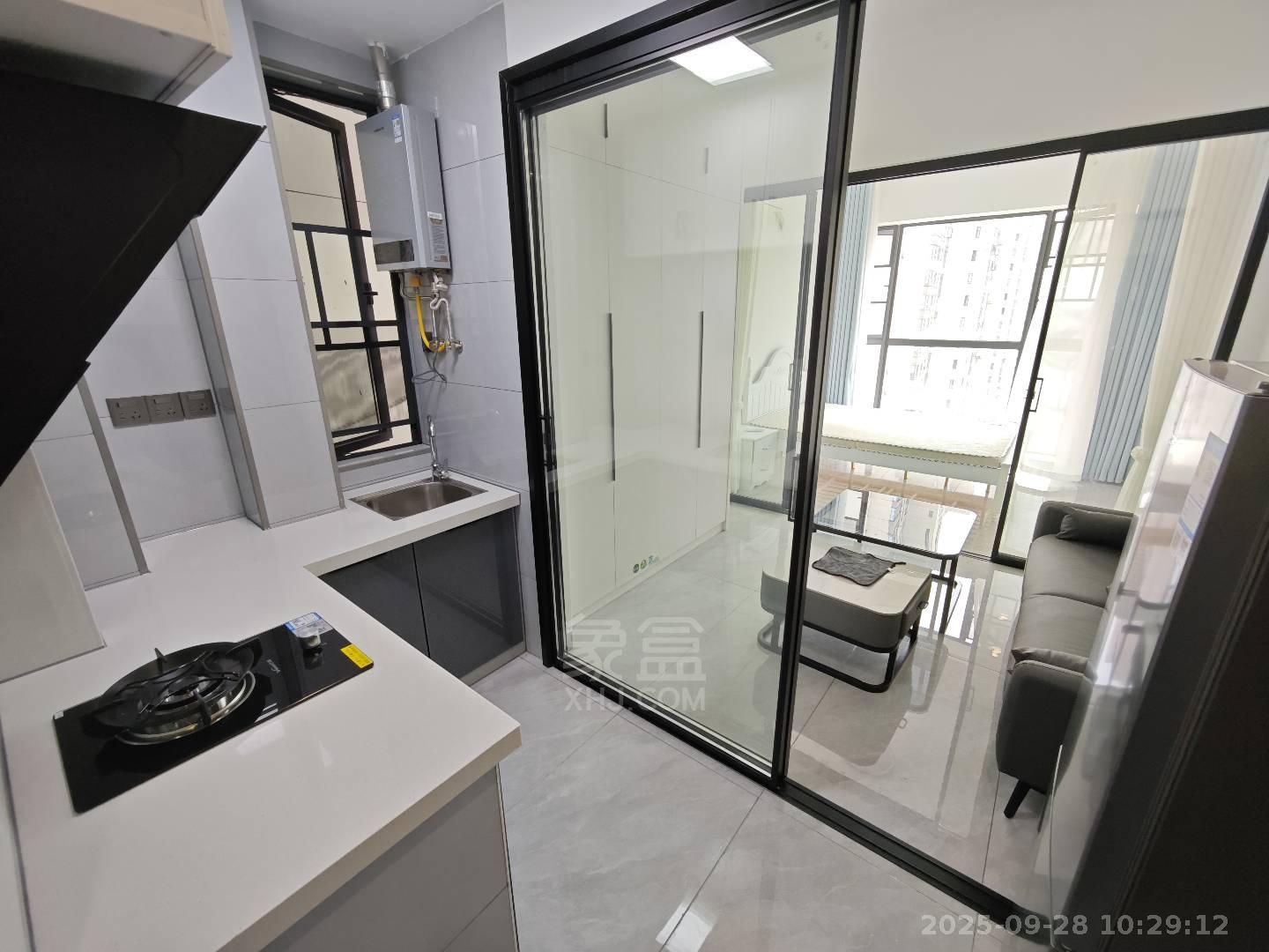 山水印象  1室1厅1卫    1100.0元/月 山水印象  1室1厅1卫    1100.0元/月室内图