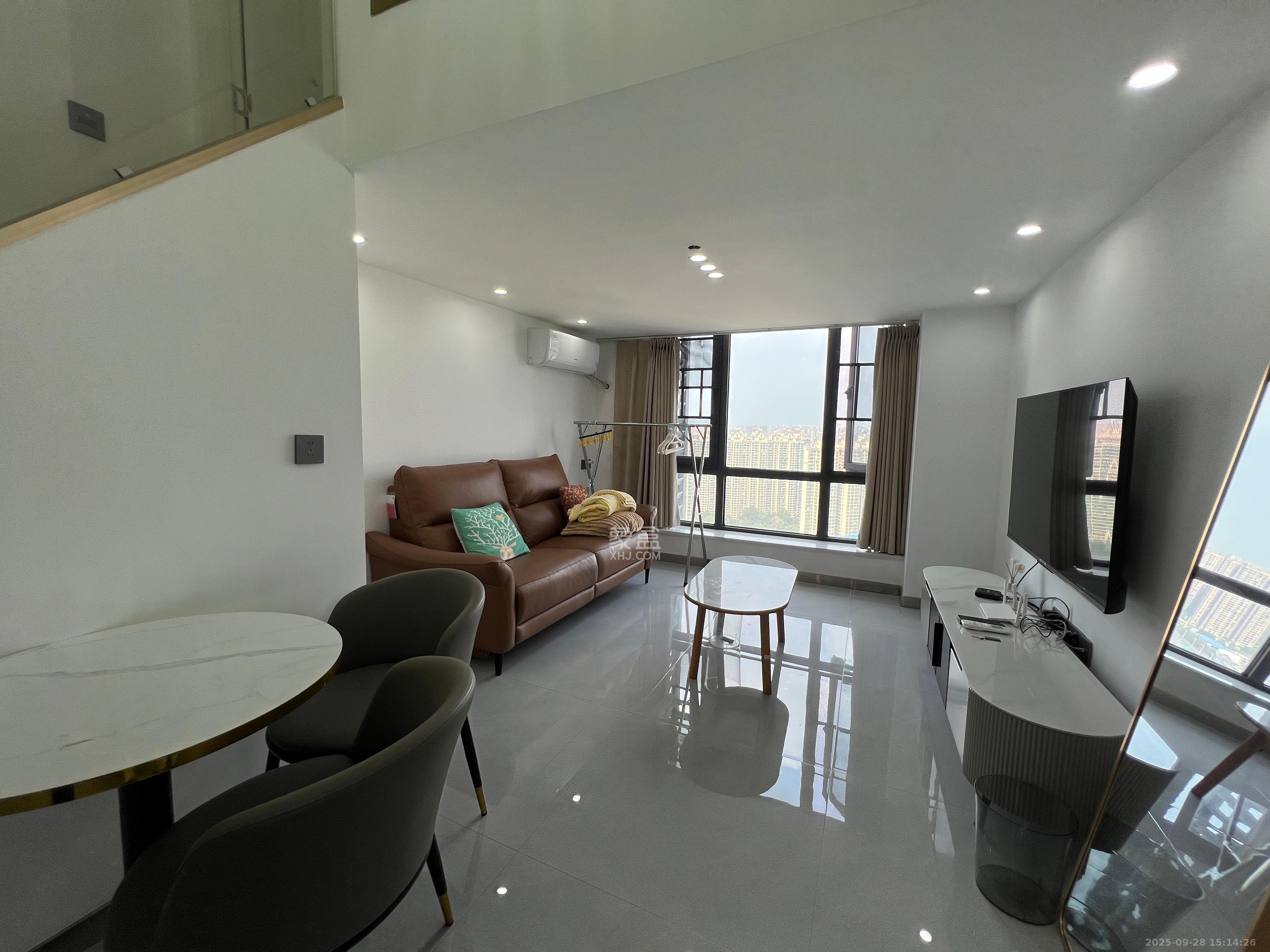 藏珑湖上公馆  2室1厅1卫    3000.0元/月室内图