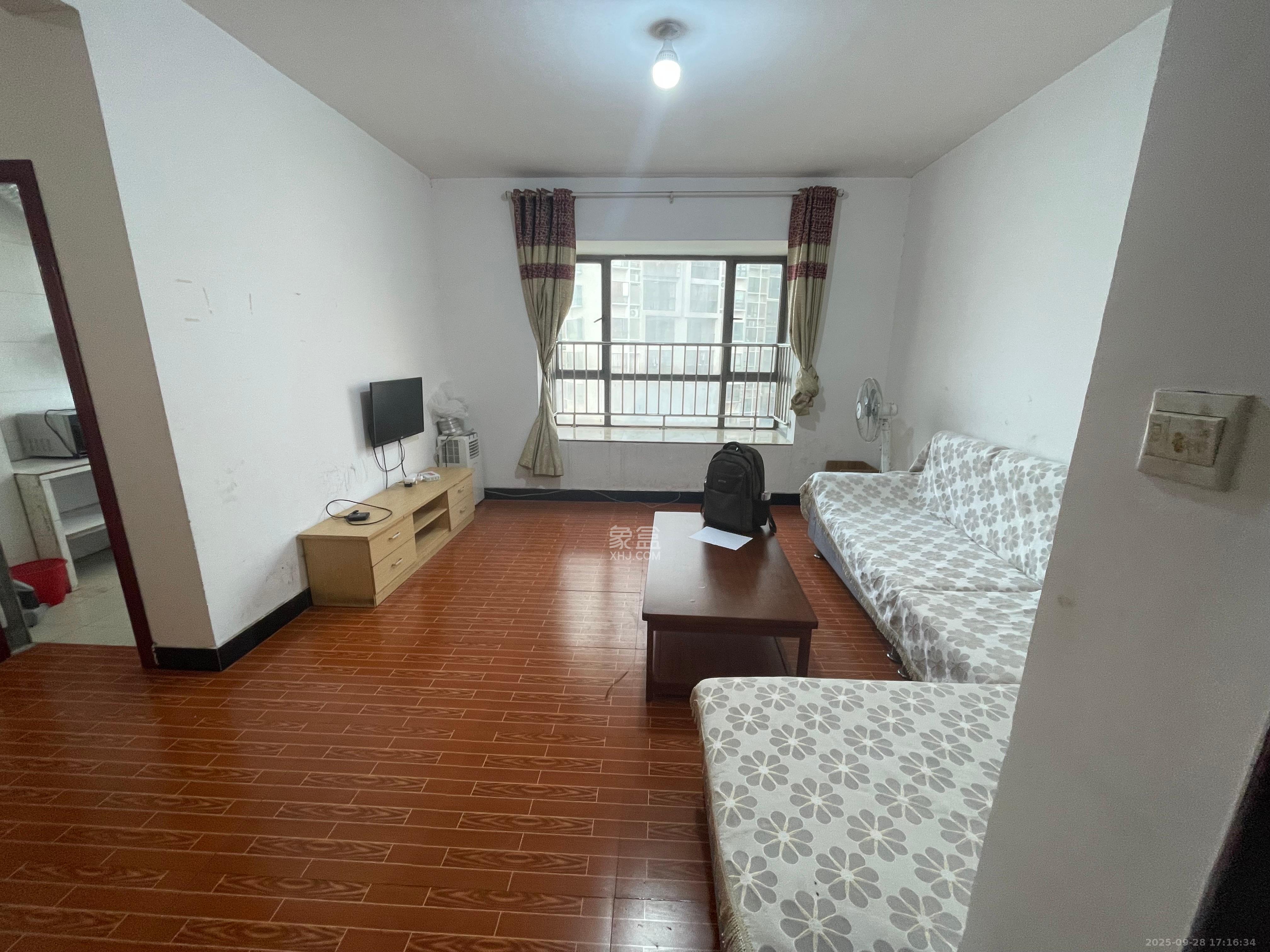 德庆水韵山城 2室1厅1卫 1400.0元/月 德庆水韵山城 2室1厅1卫 1400.0元/月室内图