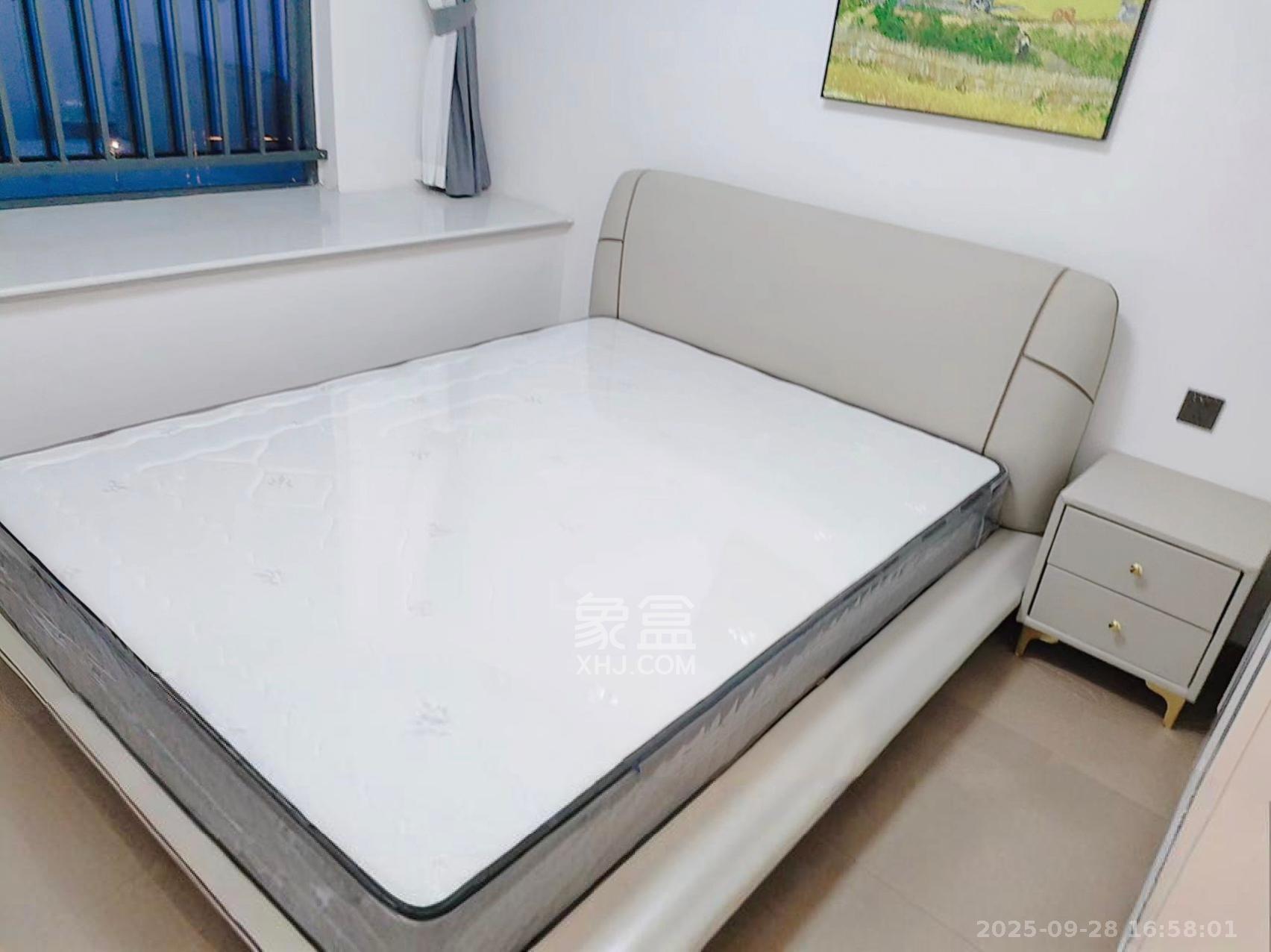 绿地V岛  4室2厅2卫   4800.00元/月室内图