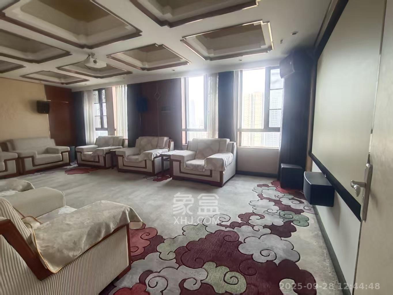 百纳广场（百纳公寓）   150.0㎡      8000.0元/月