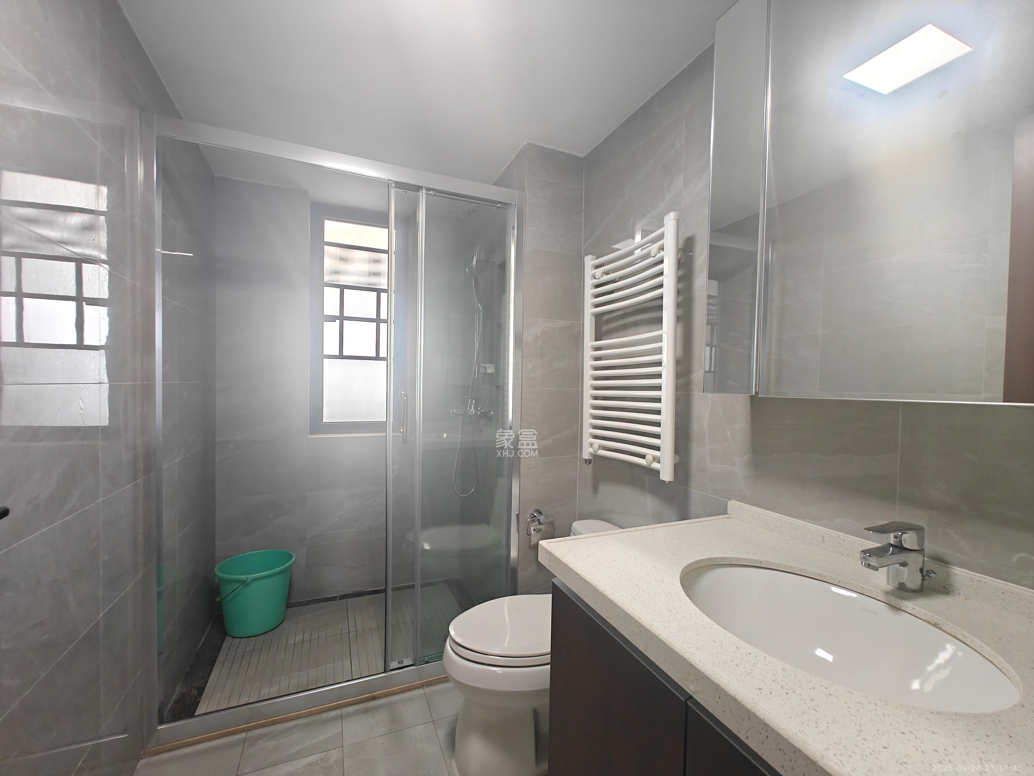 绿地长沙城际空间站(绿地新里佳苑) 3室2厅2卫 3200.0元/月 绿地长沙城际空间站(绿地新里佳苑) 3室2厅2卫 3200.0元/月室内图