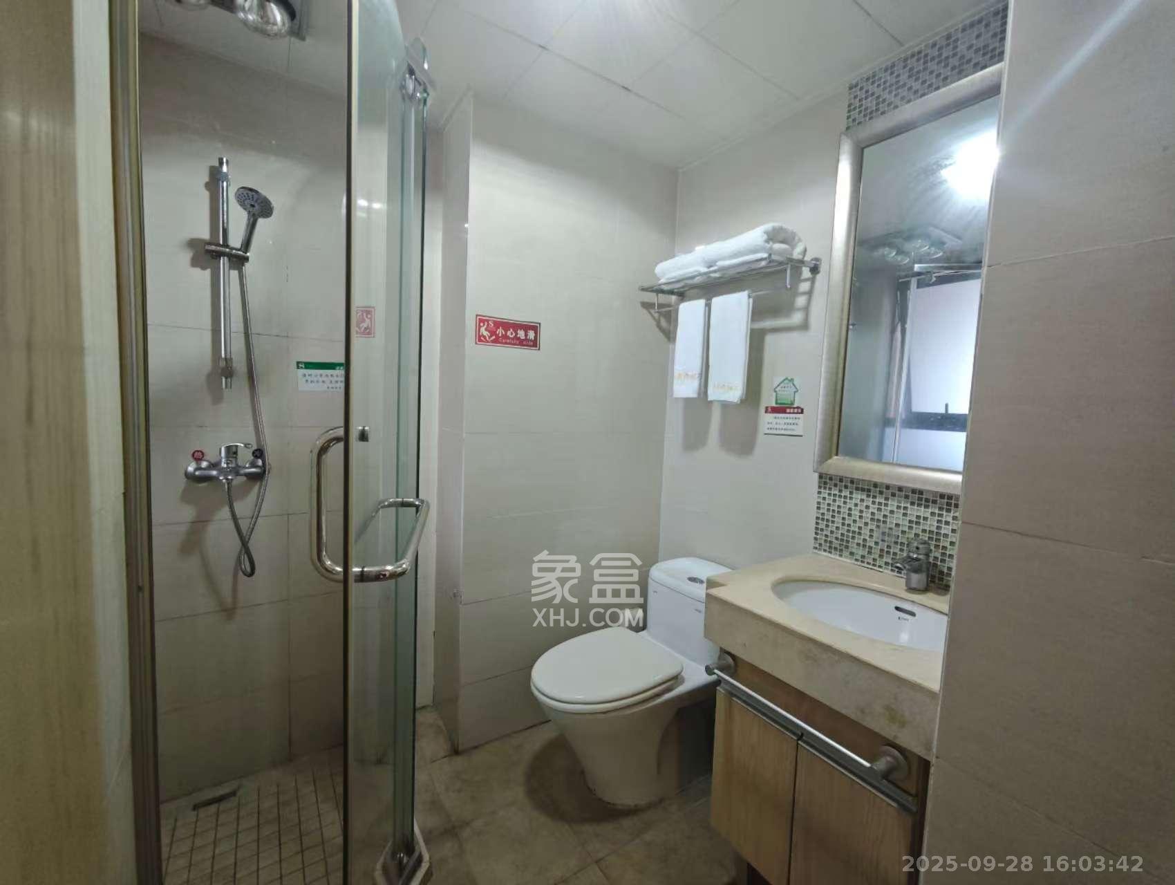 珠江花城四期花盛  1室1厅1卫    1400.0元/月室内图