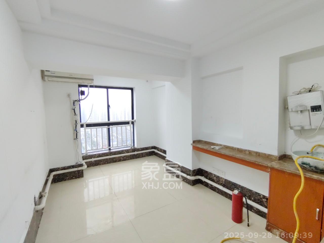 嘉玺大厦（高桥国际公寓）   280.0㎡      10000.0元/月室内图