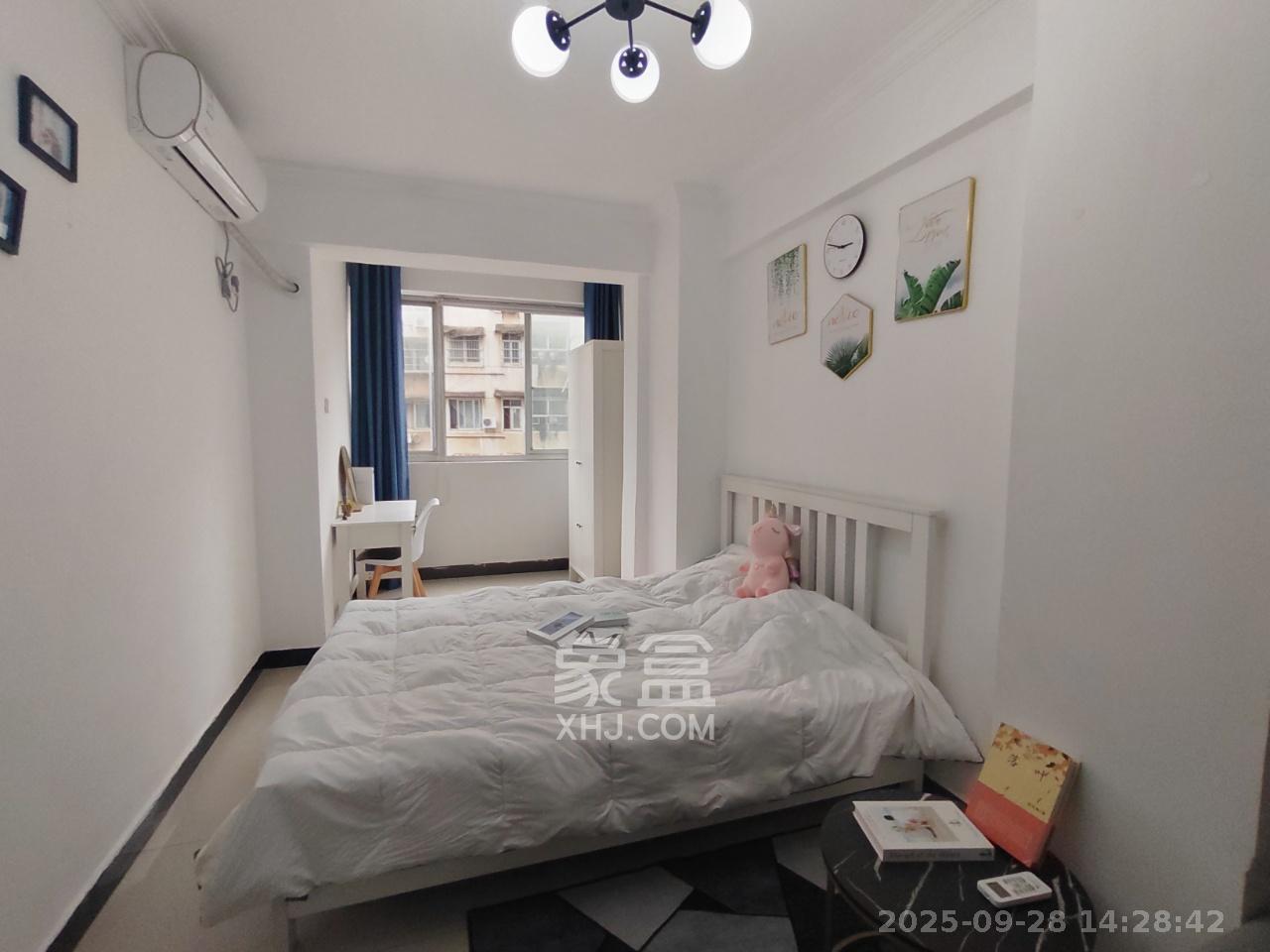 都市先锋 1室1厅1卫 1400.0元/月 都市先锋 1室1厅1卫 1400.0元/月室内图