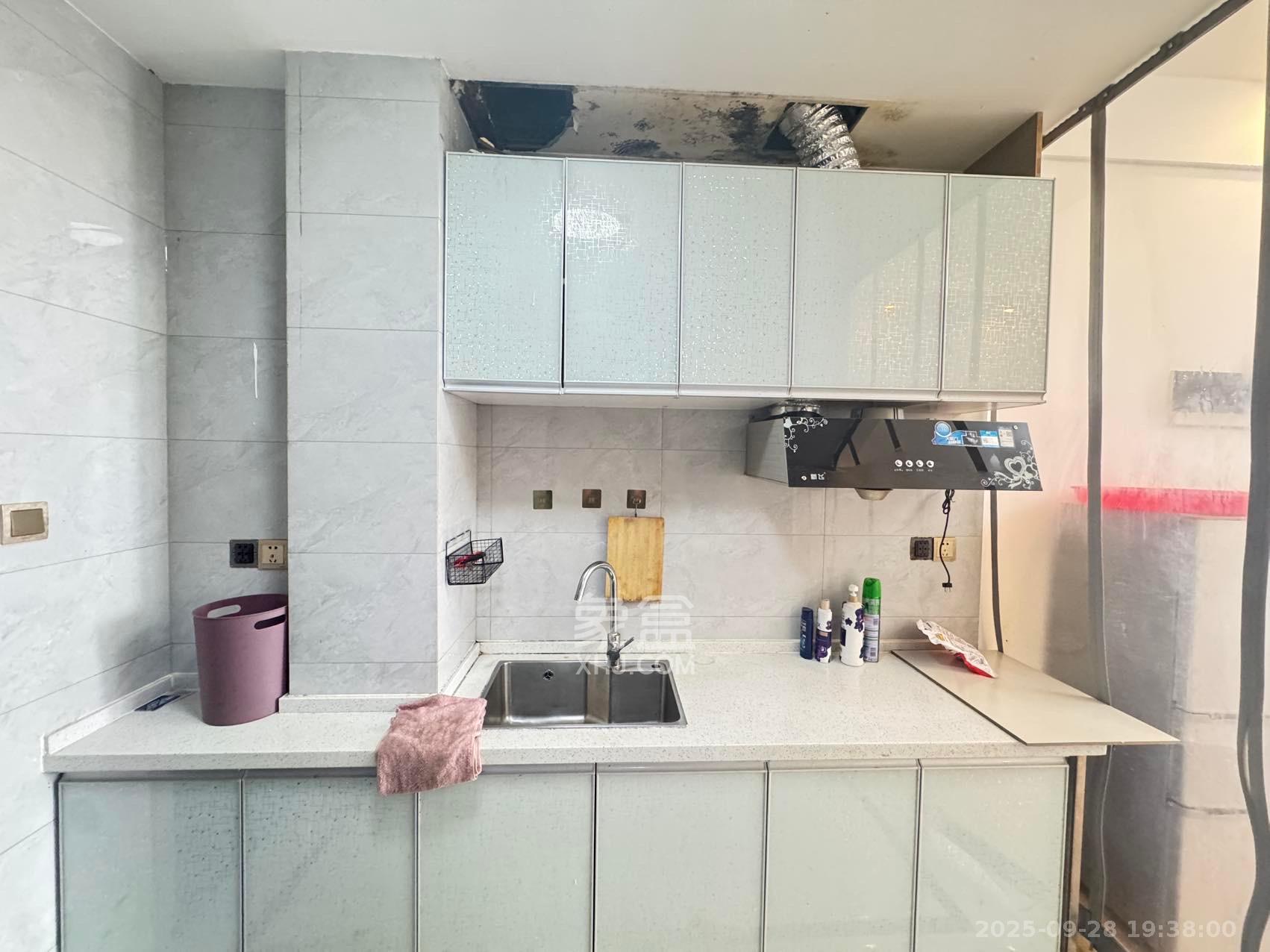 金鹰商业广场(金鹰商业大厦) 1室1厅1卫 1000.0元/月 金鹰商业广场(金鹰商业大厦) 1室1厅1卫 1000.0元/月室内图