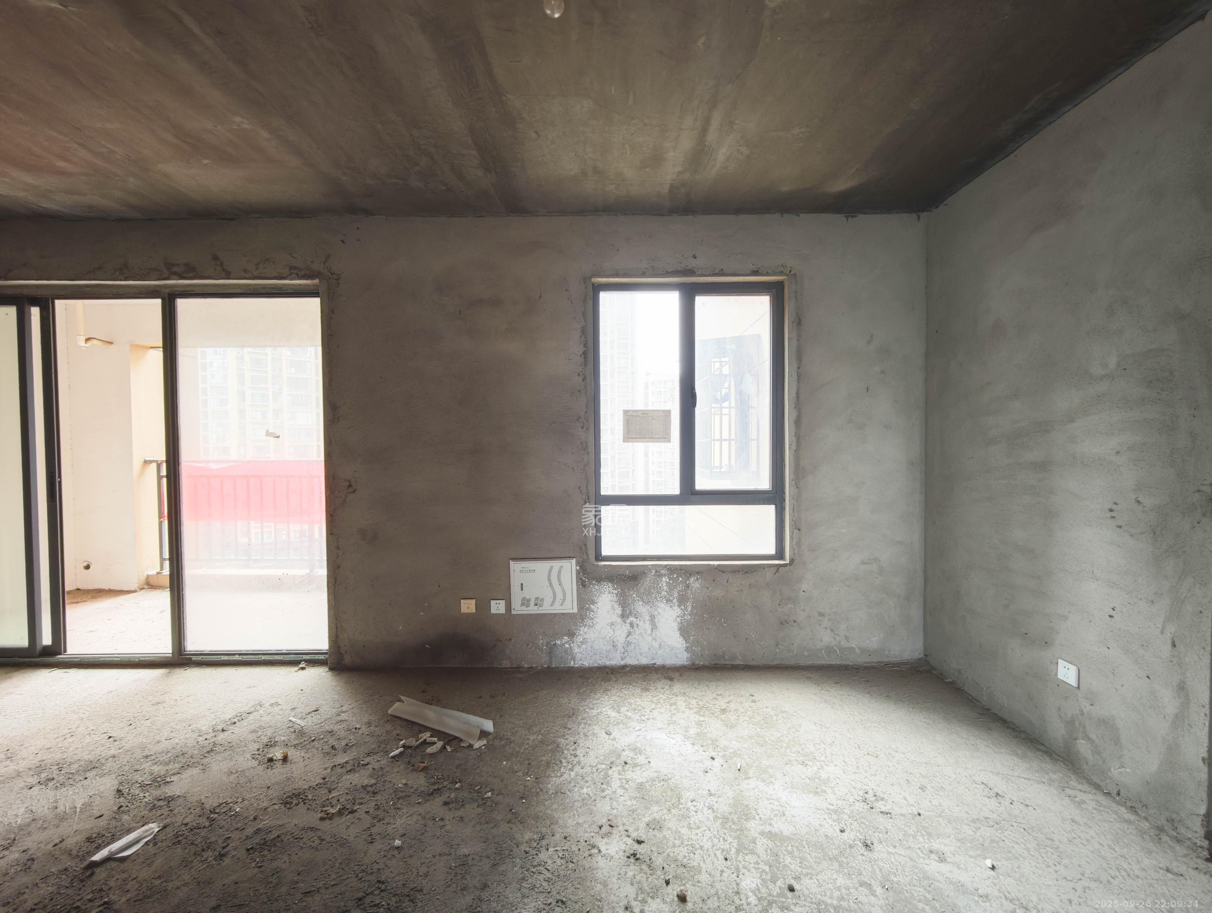 西湖鸿运佳苑 4室2厅2卫 135.0万 西湖鸿运佳苑 4室2厅2卫 135.0万其他