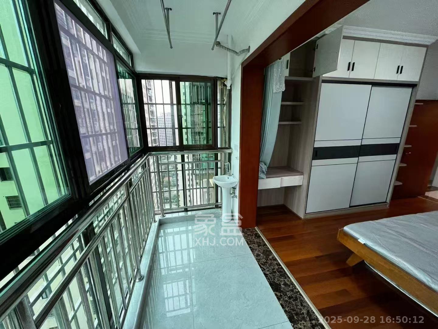 鄱阳佳郡 4室2厅2卫 2100.0元/月 鄱阳佳郡 4室2厅2卫 2100.0元/月室内图