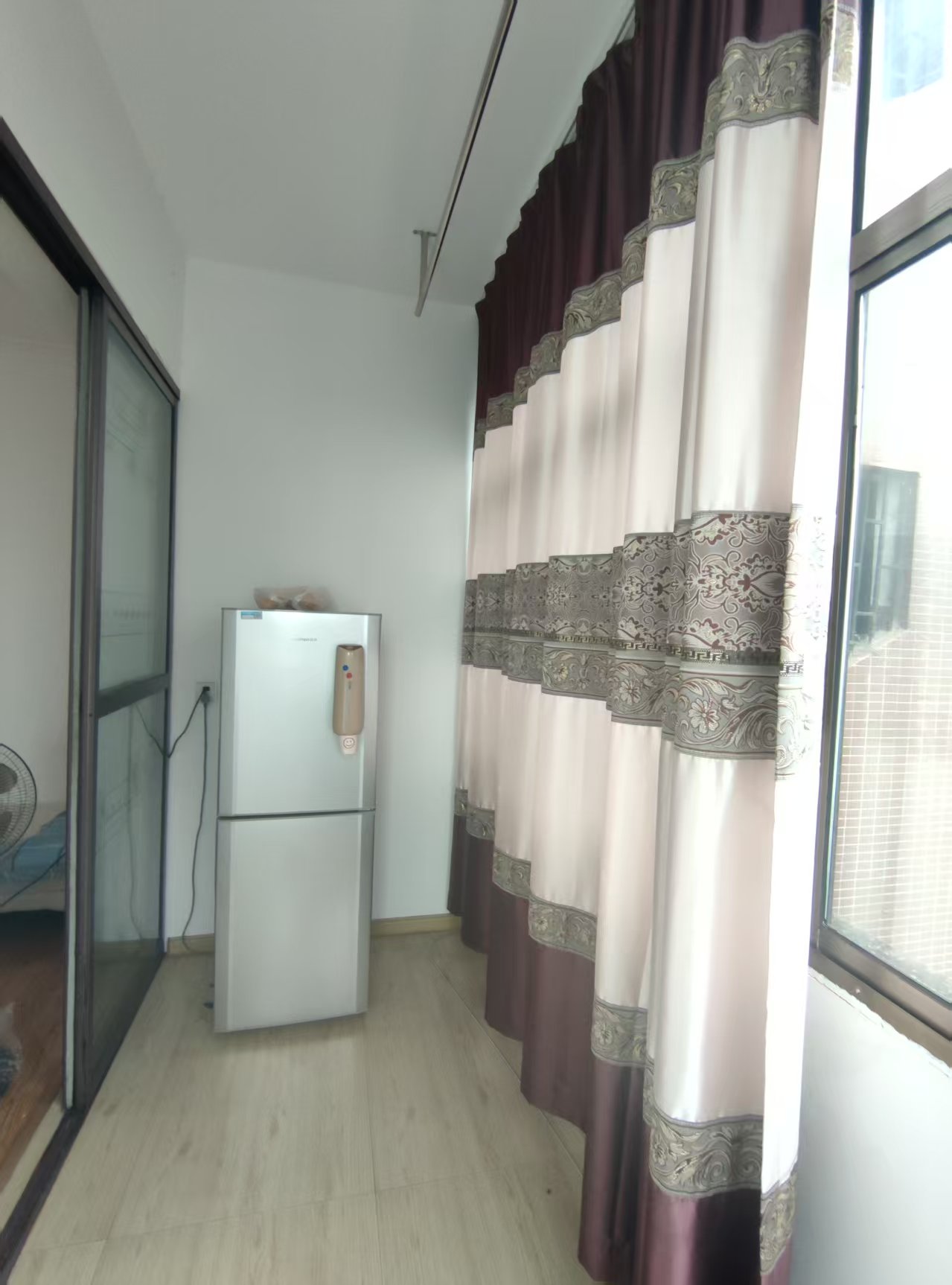 芙蓉苑 1室1厅1卫 1300.0元/月 芙蓉苑 1室1厅1卫 1300.0元/月室内图