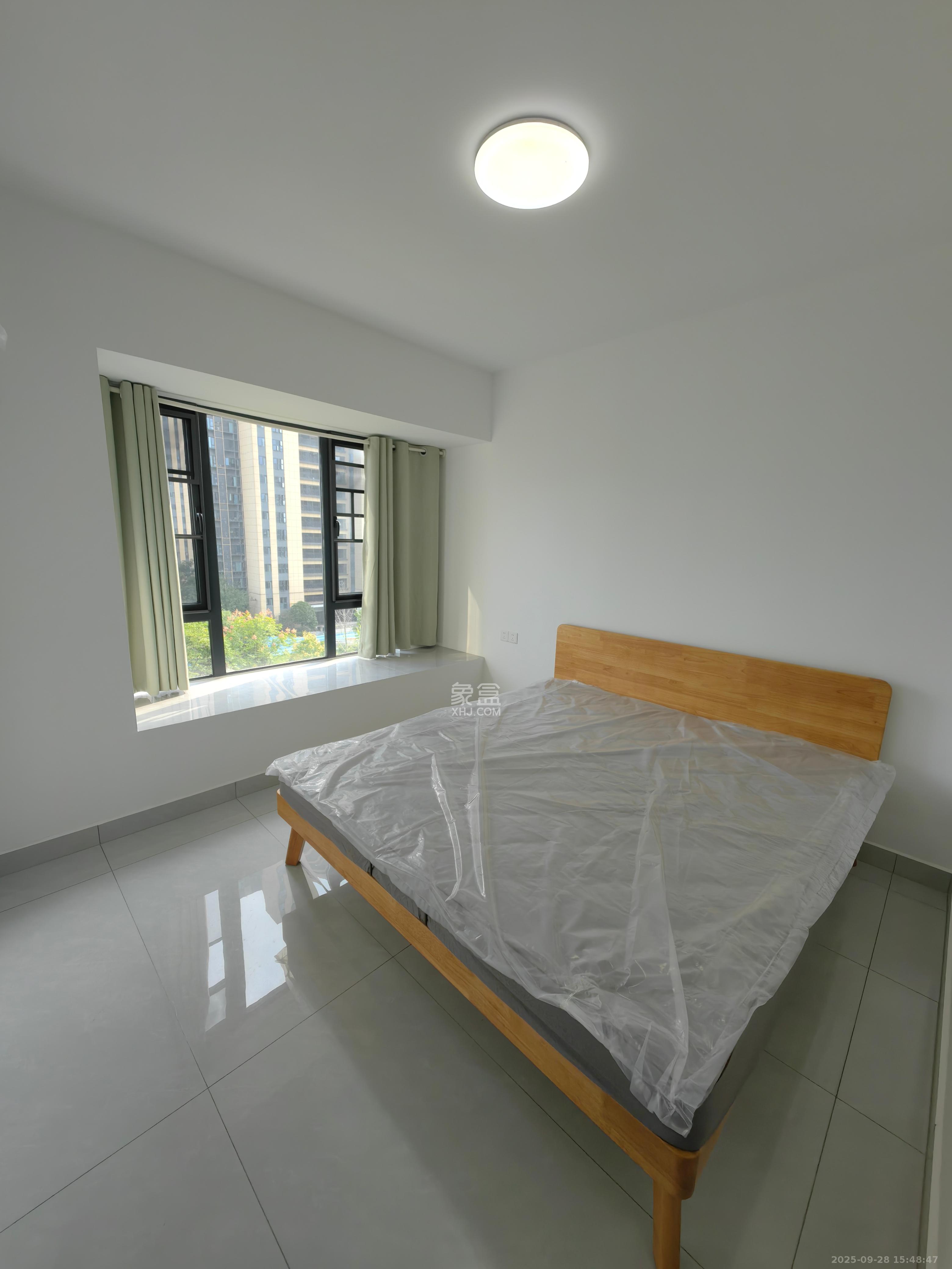 金侨风华府 4室2厅2卫 2400.0元/月 金侨风华府 4室2厅2卫 2400.0元/月室内图