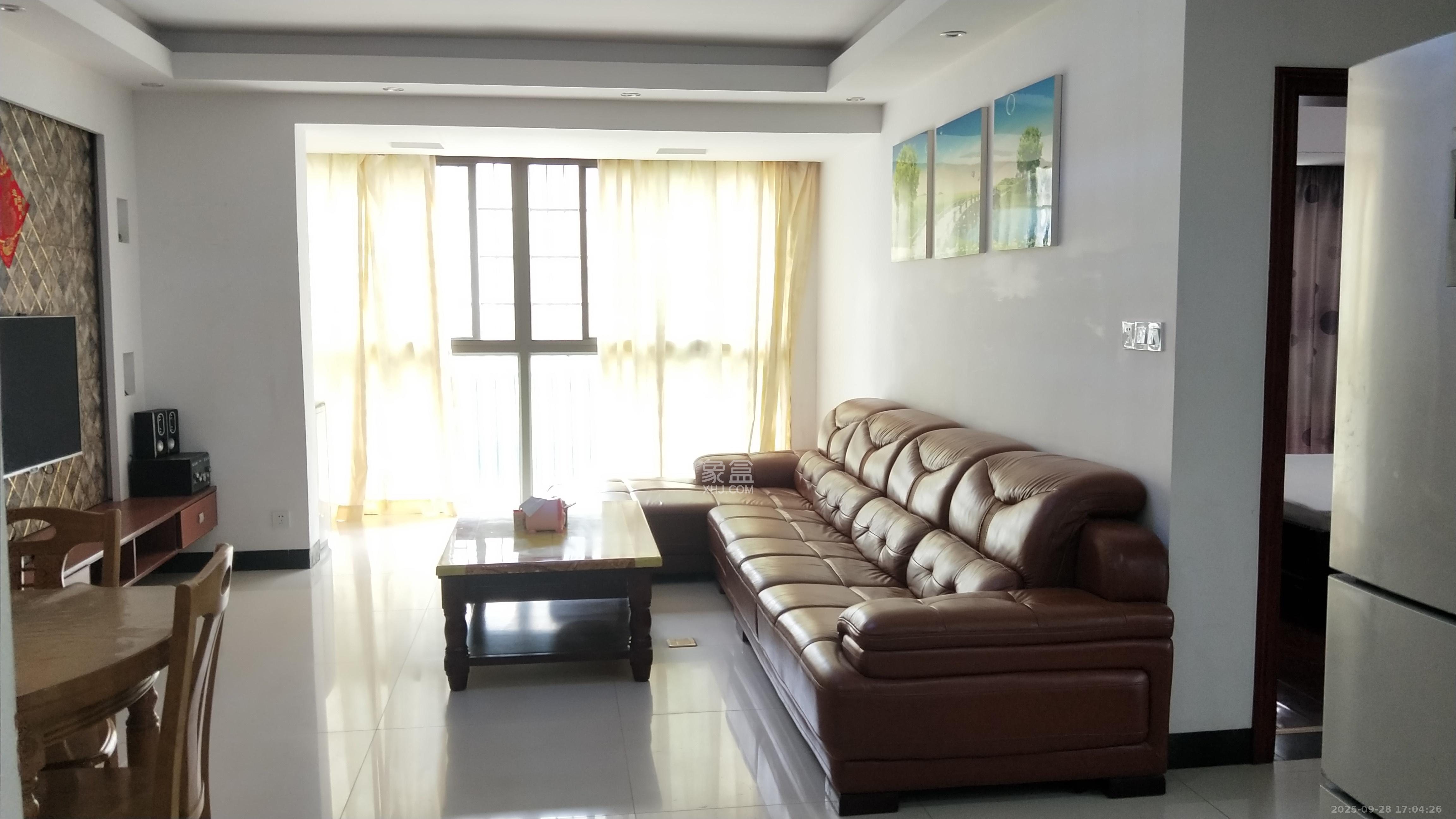 阳光晶城 3室2厅1卫 2000.0元/月 阳光晶城 3室2厅1卫 2000.0元/月室内图