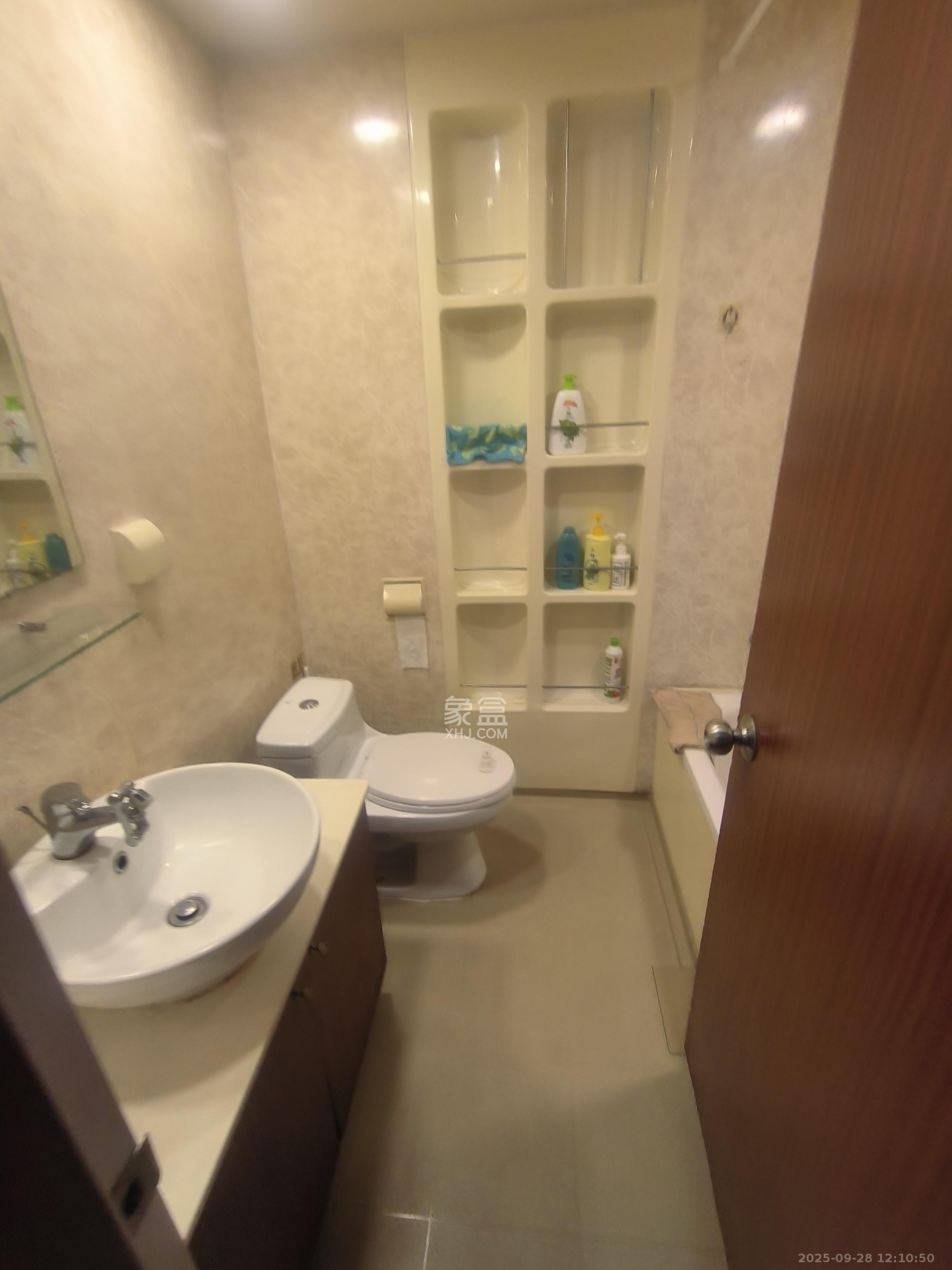 盛世美居荷园 2室2厅2卫 3200.0元/月 盛世美居荷园 2室2厅2卫 3200.0元/月室内图