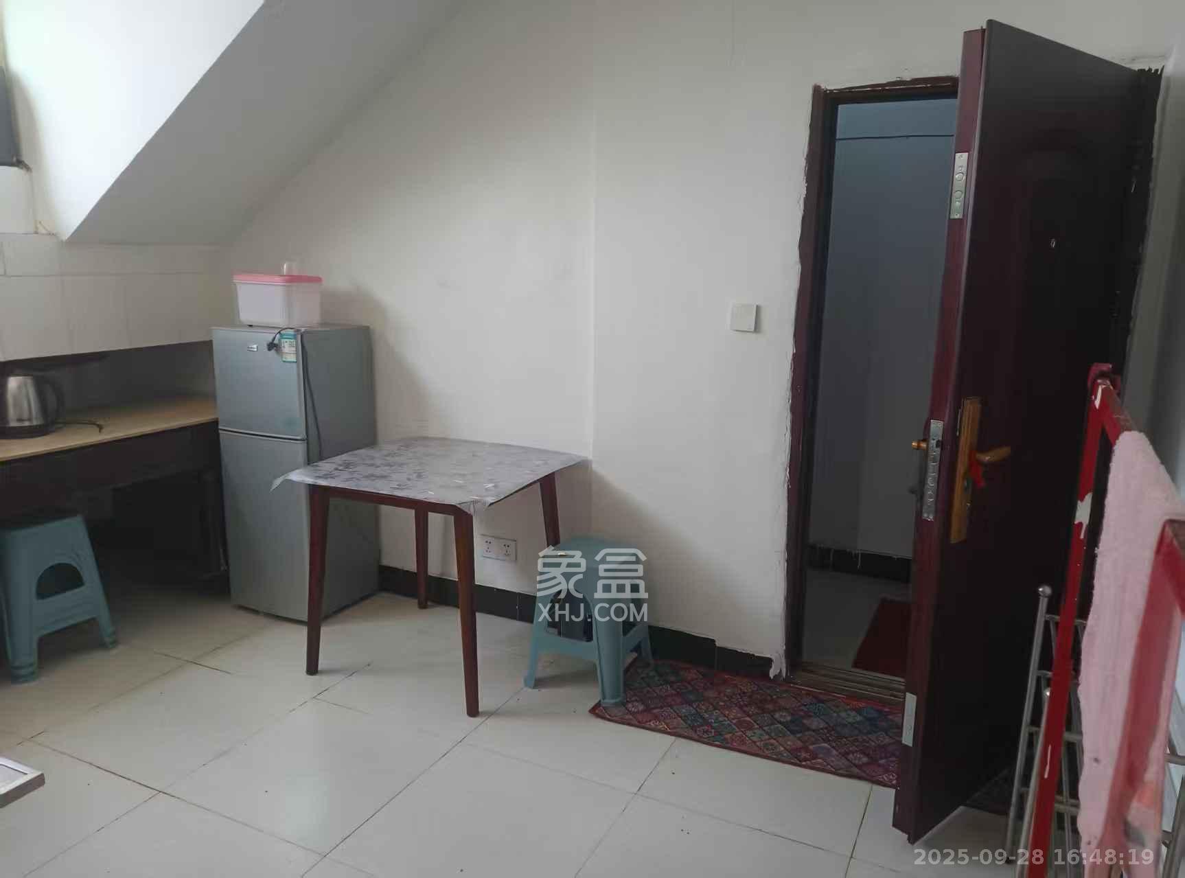 高桥新二号小区  1室1厅1卫    800.0元/月室内图