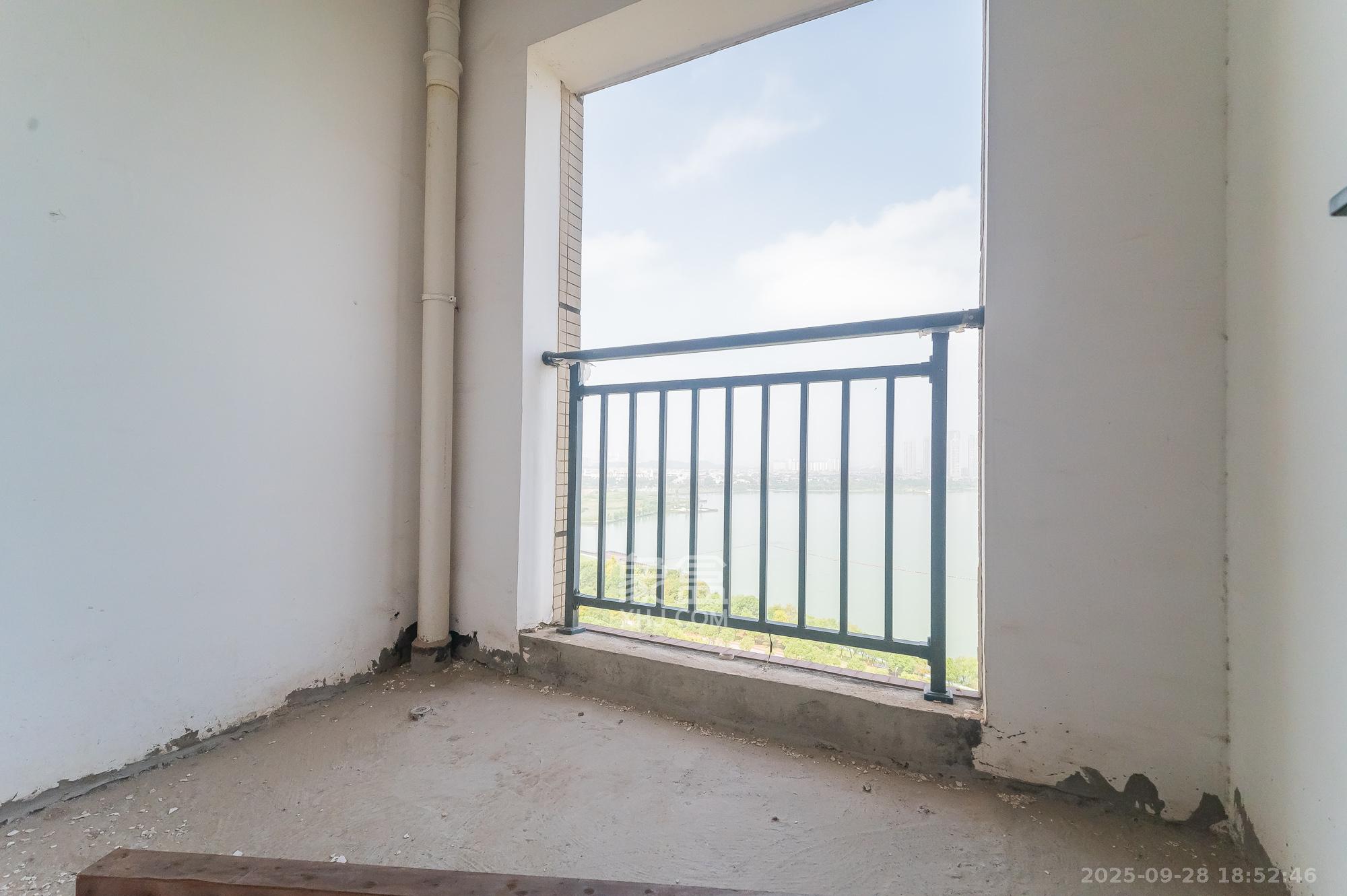 国泰九龙湾 3室2厅2卫 95.0万 国泰九龙湾 3室2厅2卫 95.0万其他