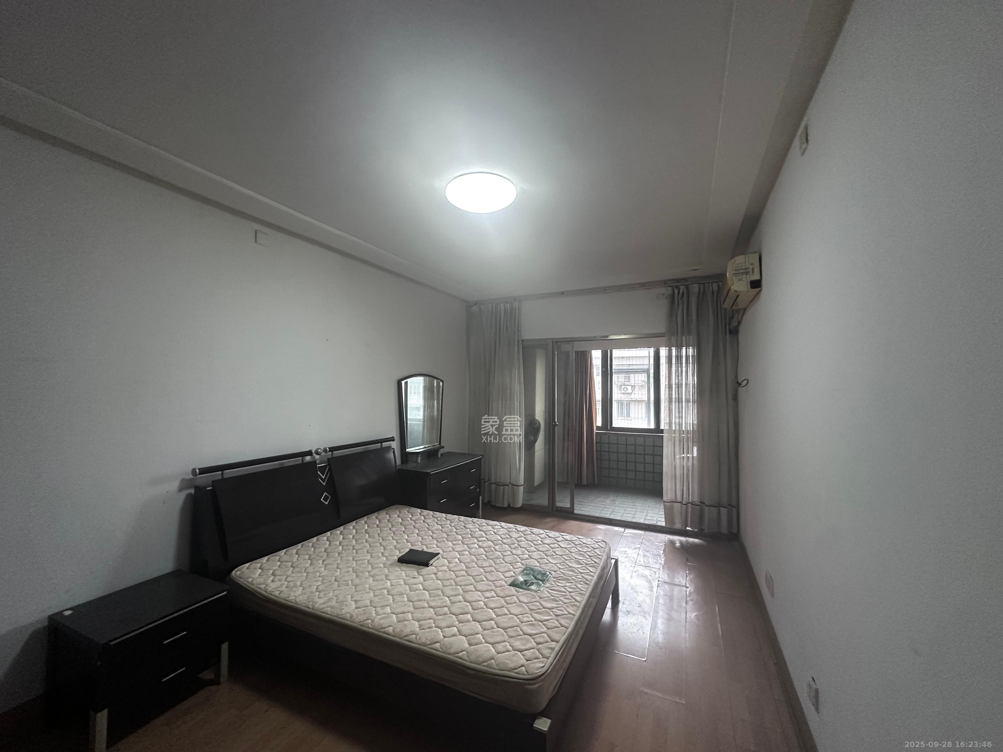 火星一片 3室2厅1卫 1300.0元/月 火星一片 3室2厅1卫 1300.0元/月室内图