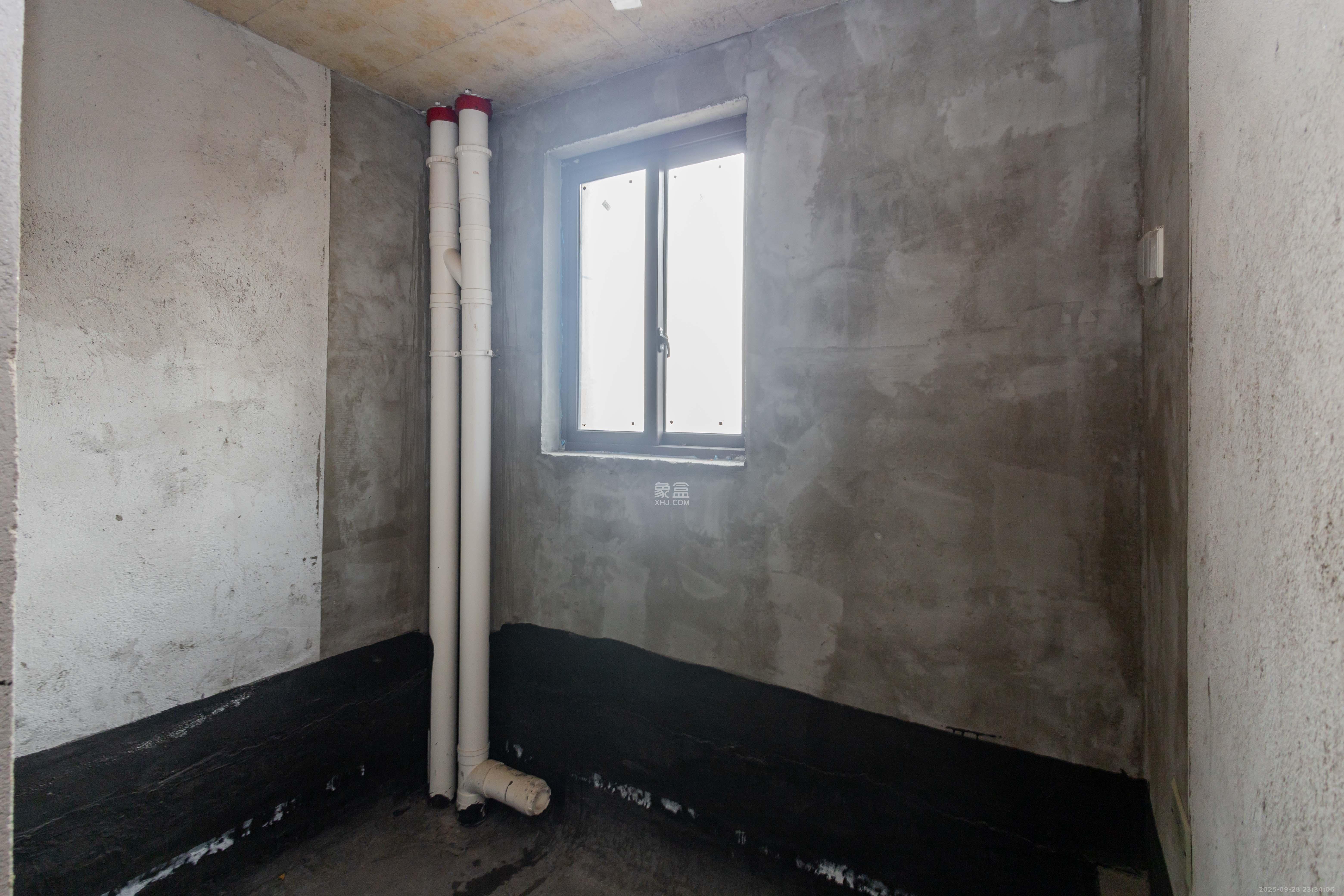 东方美地  4室2厅2卫    108.0万卫生间