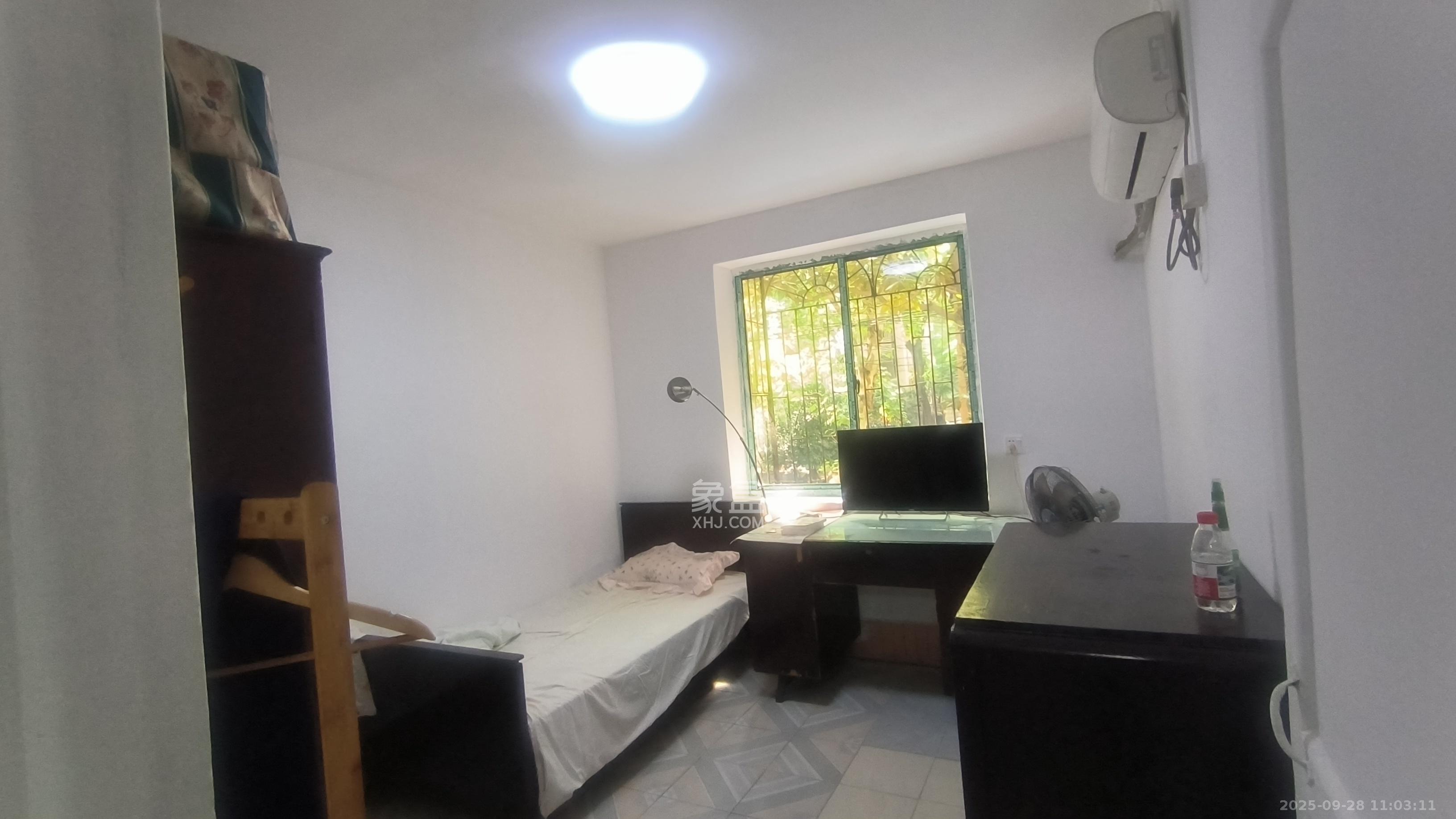 红旗区机械研究所宿舍 3室2厅1卫 2300.0元/月 红旗区机械研究所宿舍 3室2厅1卫 2300.0元/月室内图