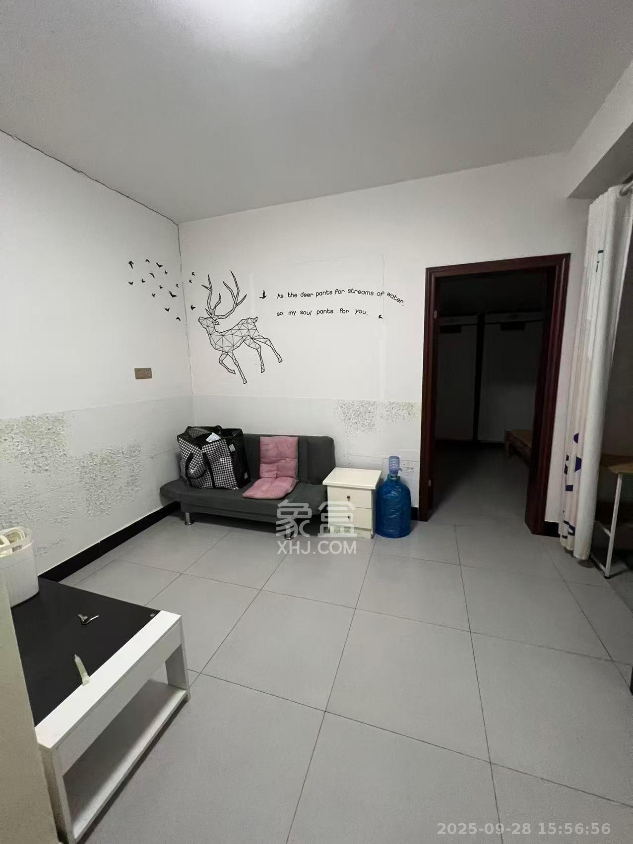 岳北和苑  1室1厅1卫    1600.0元/月室内图