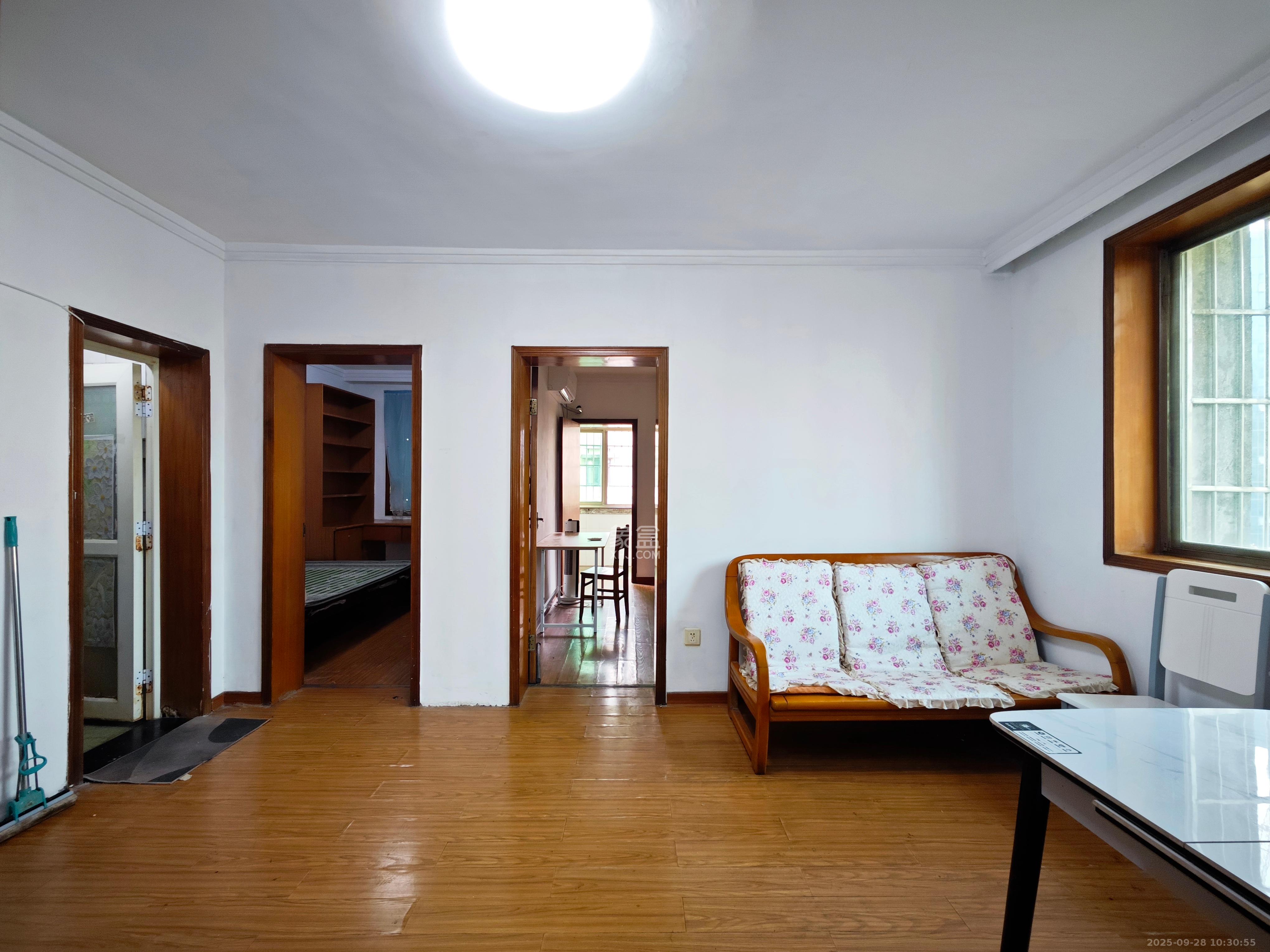 北桥新村 3室1厅1卫 1500.0元/月 北桥新村 3室1厅1卫 1500.0元/月室内图