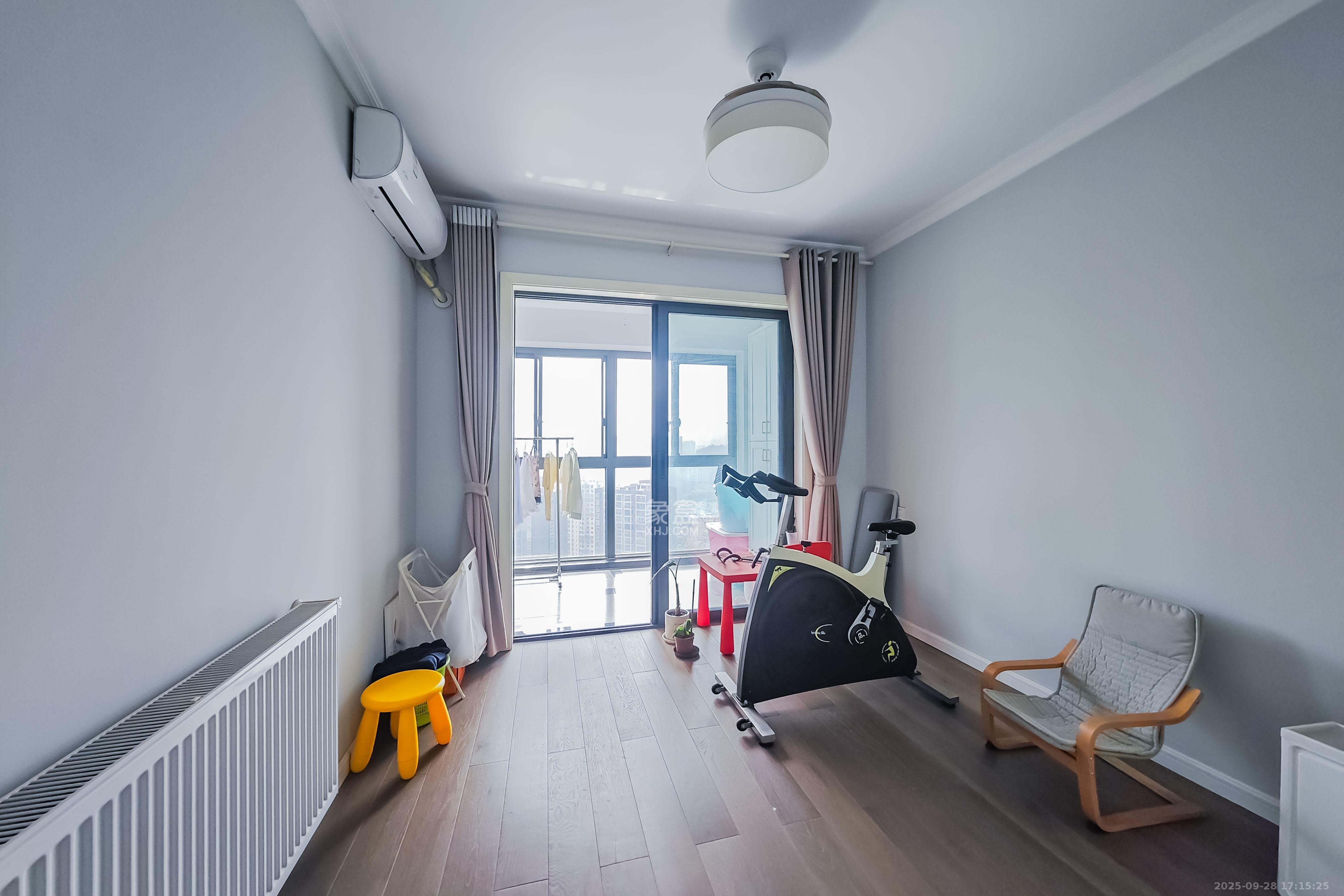 半山壹号 3室1厅1卫 138.0万 半山壹号 3室1厅1卫 138.0万卧室