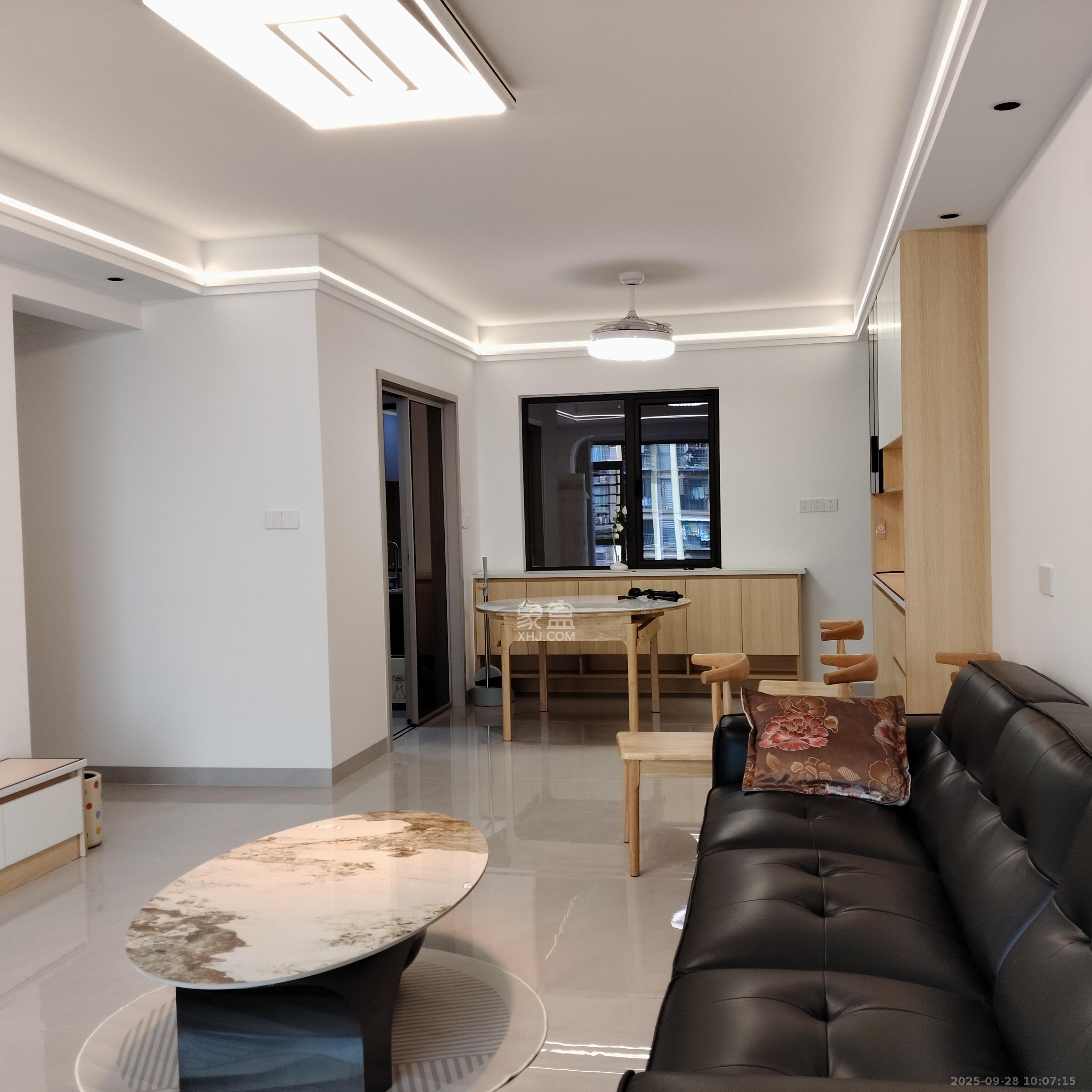 和润园三期 3室2厅2卫 3200.0元/月 和润园三期 3室2厅2卫 3200.0元/月室内图