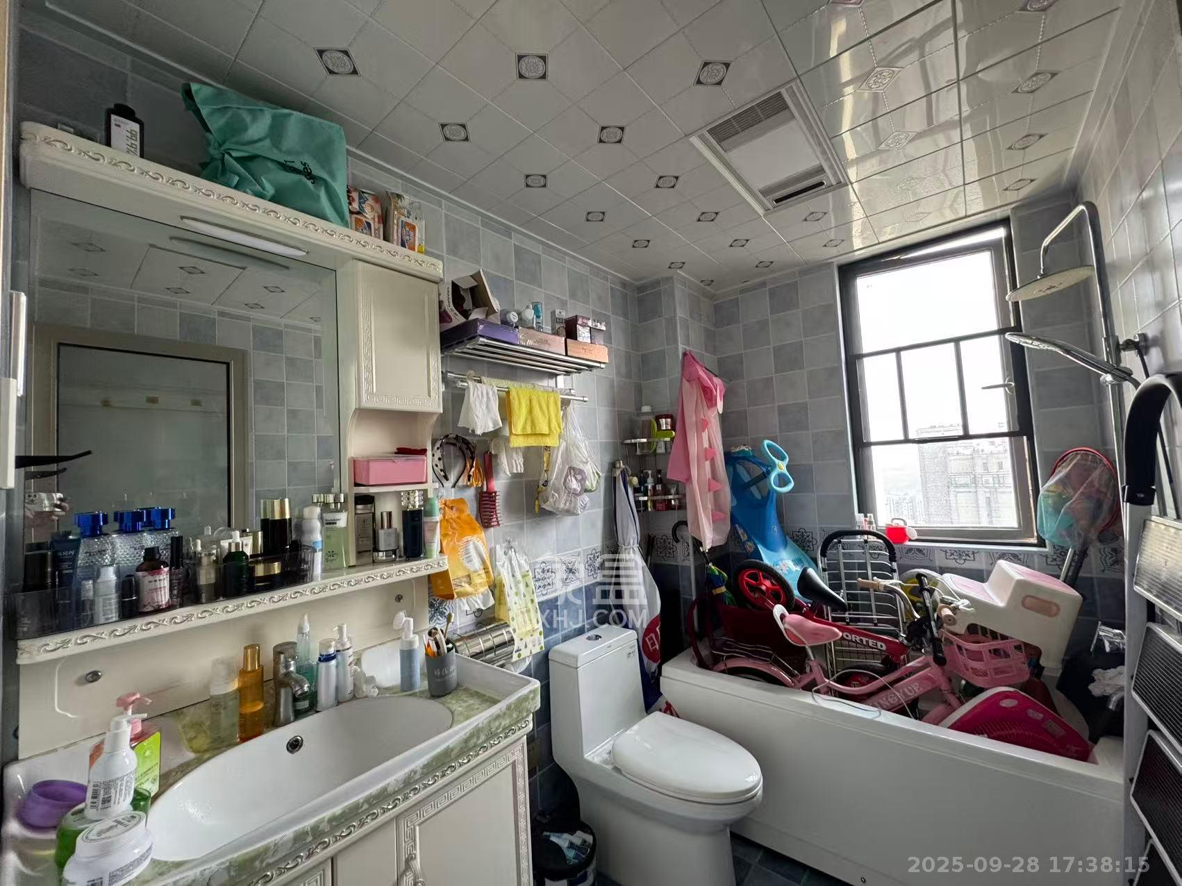 中海梅溪湖壹号 3室2厅2卫 3500.0元/月 中海梅溪湖壹号 3室2厅2卫 3500.0元/月室内图