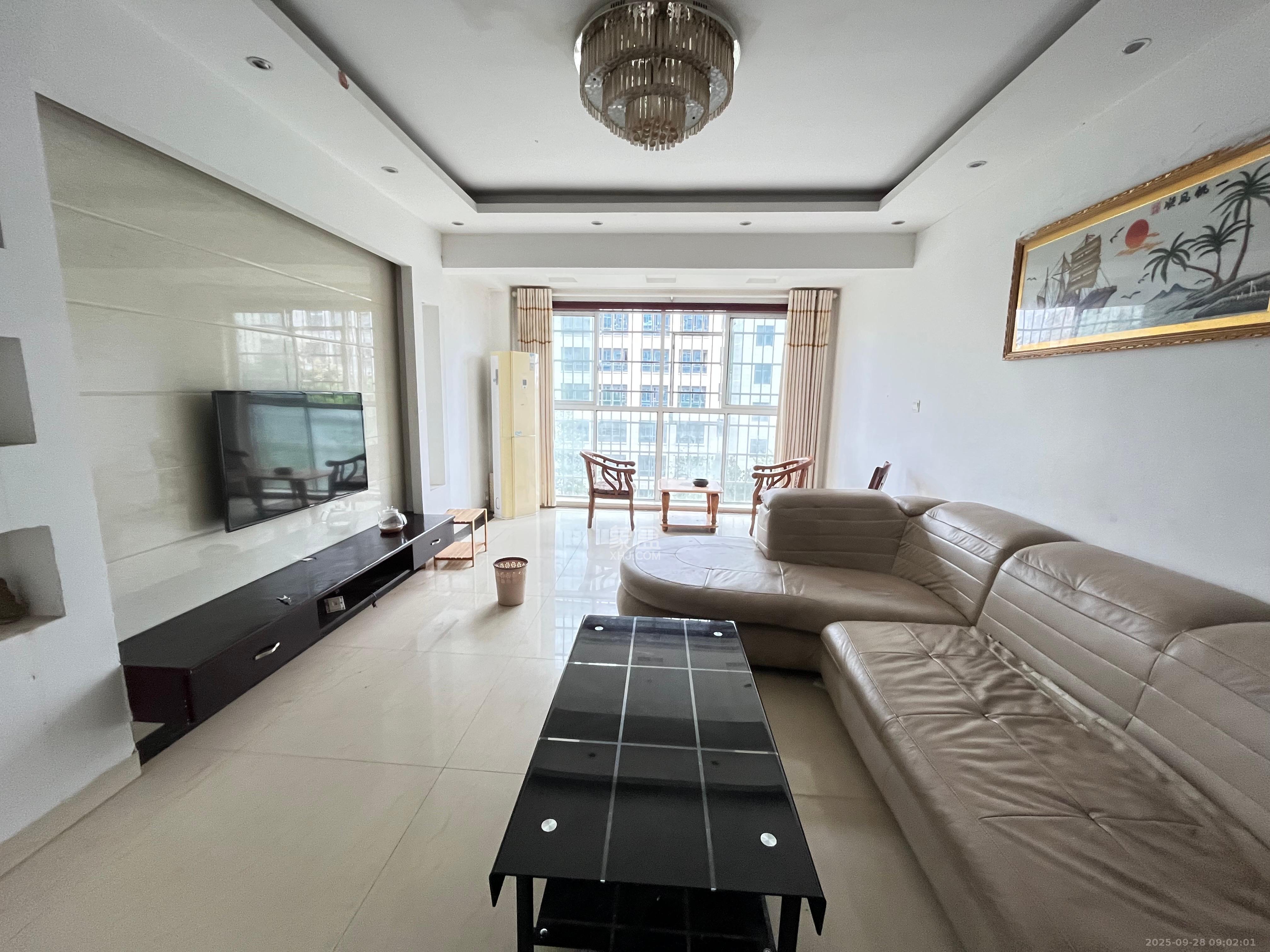 昆仑和府  3室2厅1卫    1400.0元/月室内图