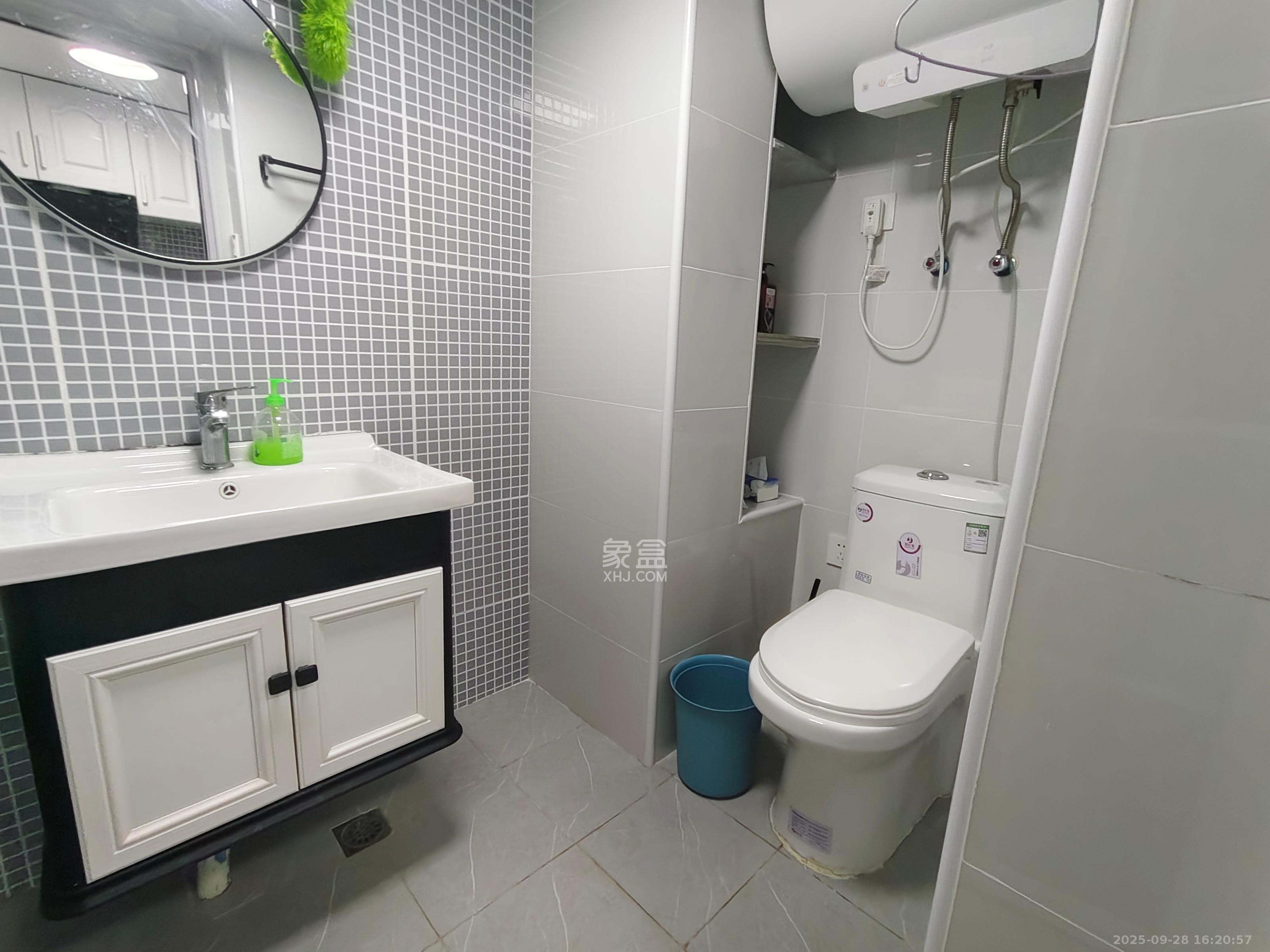 梅溪湖金茂湾 1室1厅1卫 1800.0元/月 梅溪湖金茂湾 1室1厅1卫 1800.0元/月室内图