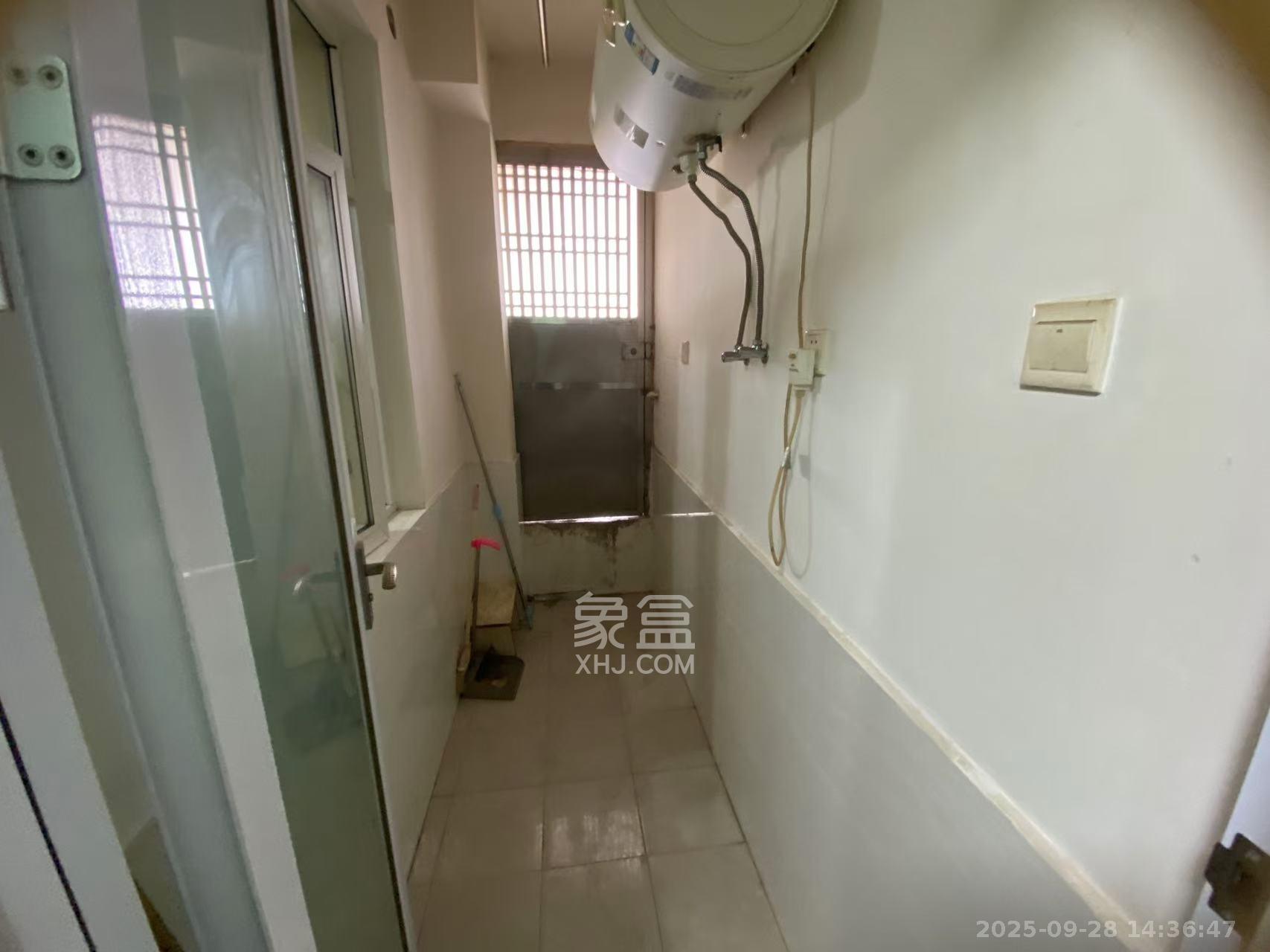 雅阁国际  1室1厅1卫    1300.0元/月室内图