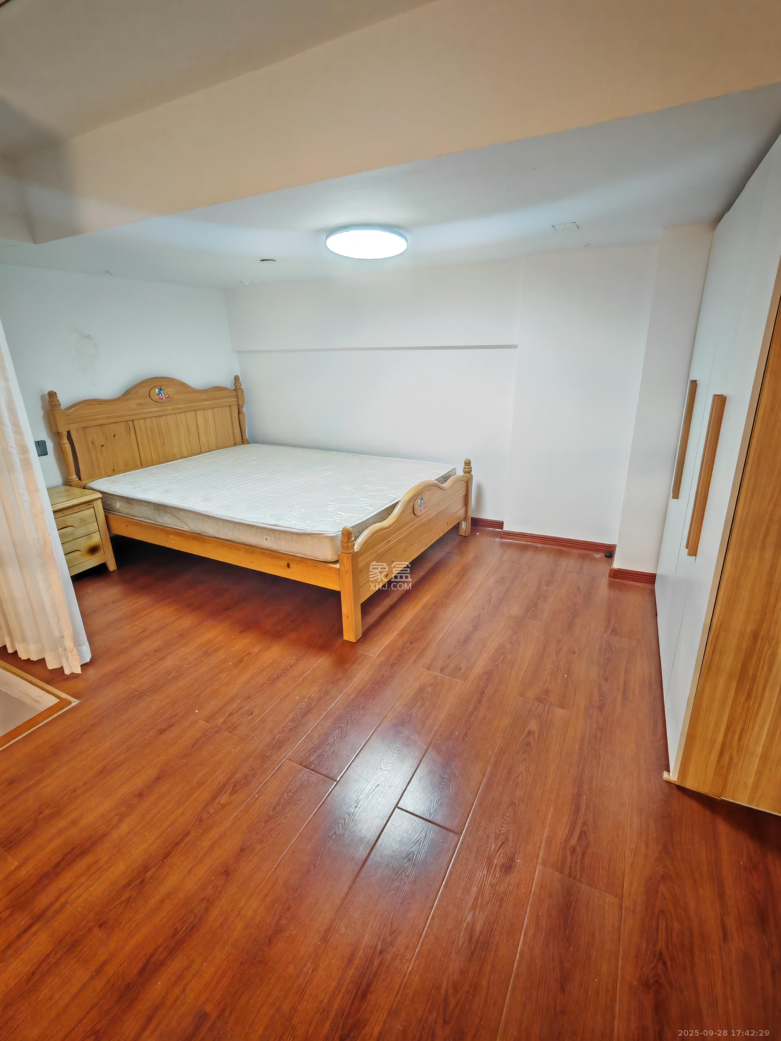 天鸿天府（天鸿中央大院）  2室1厅1卫    1900.0元/月室内图